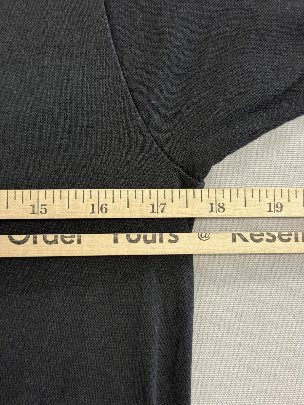 Designer Q100 FM Radio T-shirt Hottest Hits 1980s Tee - Medium Size US M / EU 48-50 / 2 - 5 Thumbnail