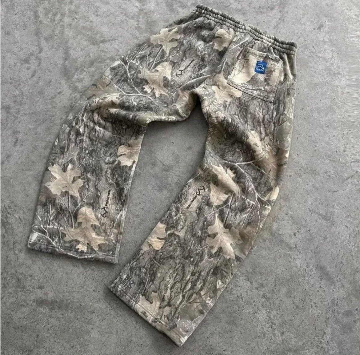 Japanese Brand Camouflage Baggy Sweatpants Size US 30 / EU 46 - 2 Thumbnail