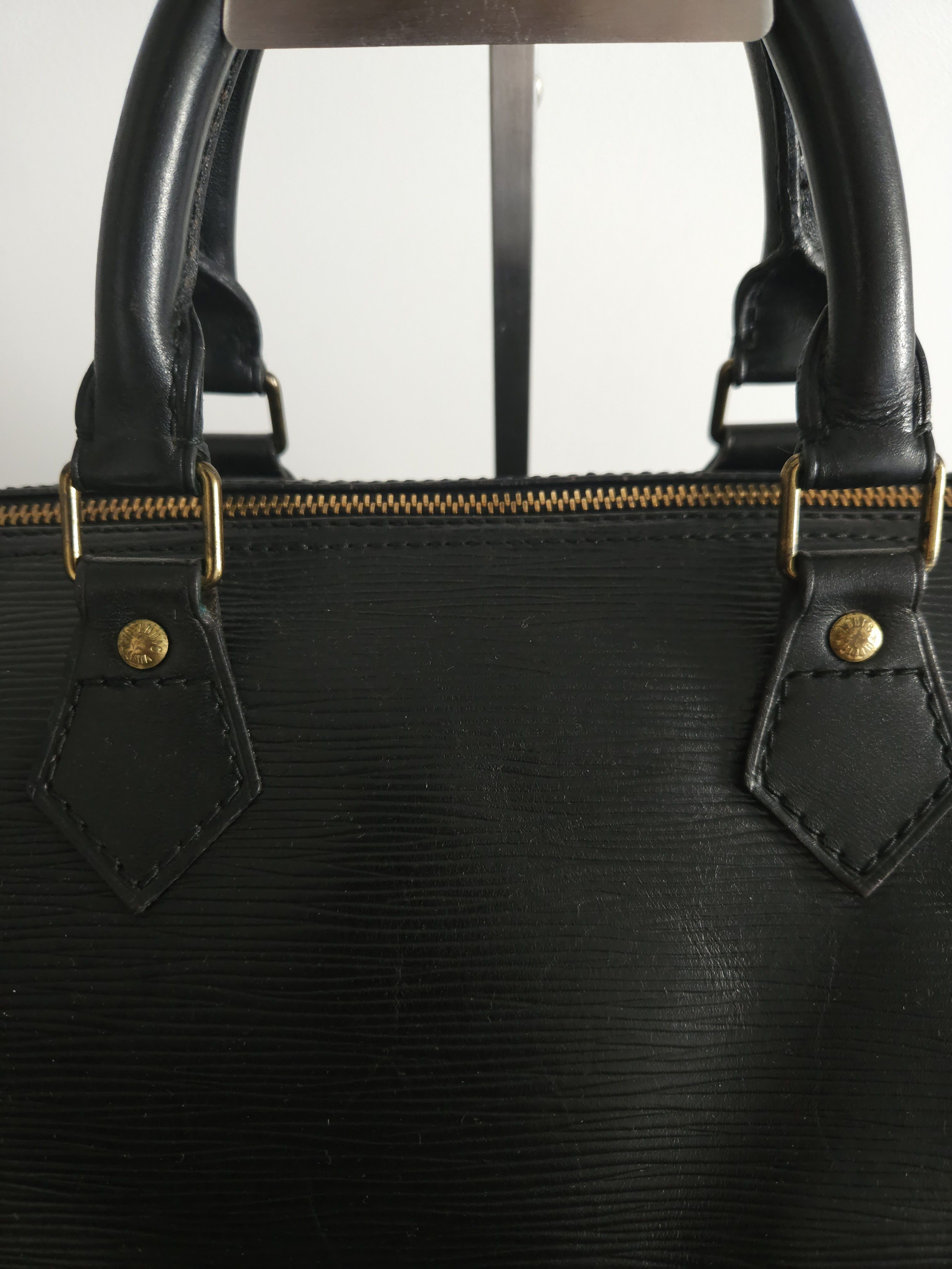 Louis Vuitton Vtg 80s Louis Vuitton epi leather speedy 30 mini boston bag Size ONE SIZE - 10 Thumbnail
