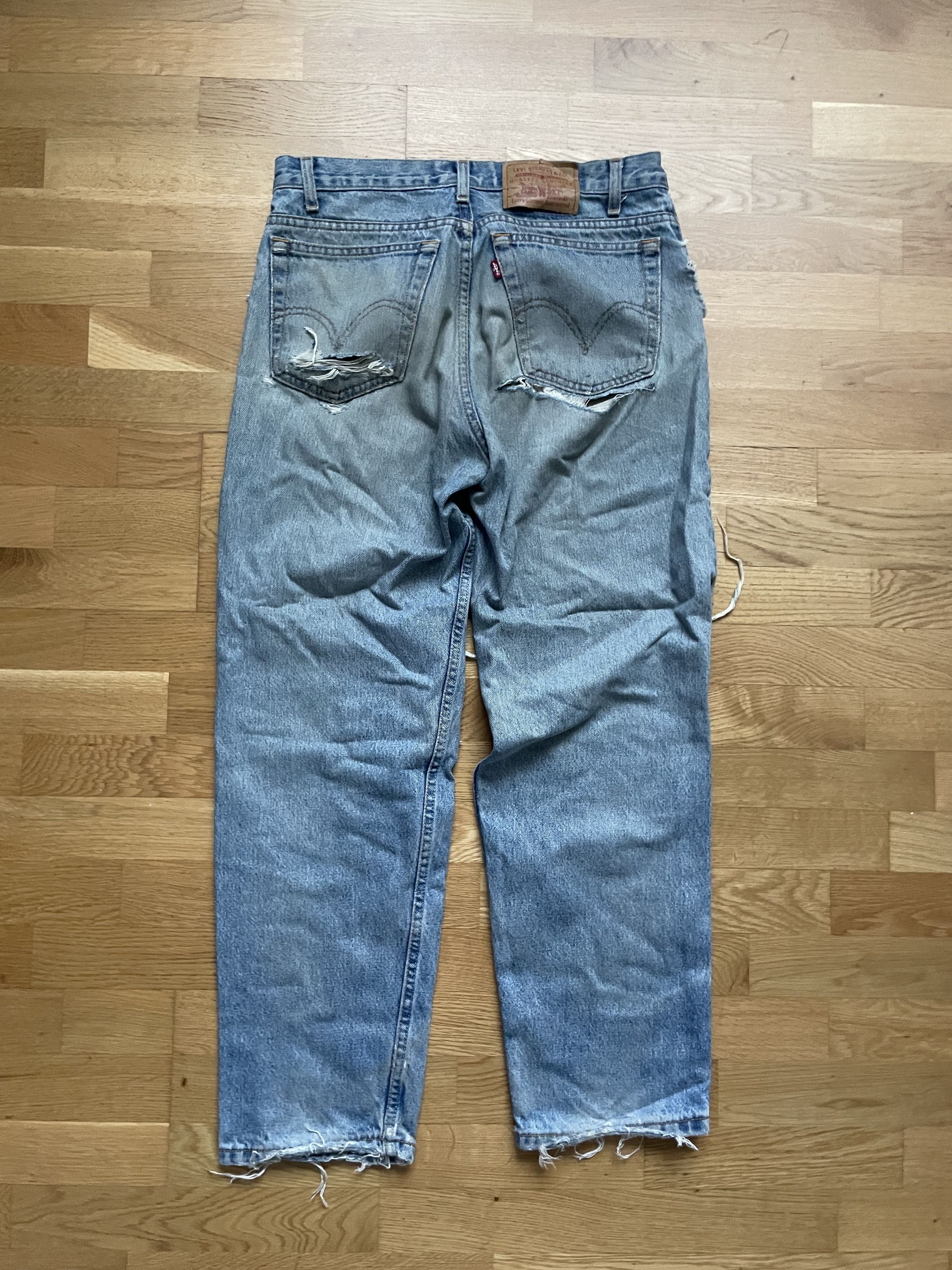 Levi's × Vintage Vintage 90's thrashed Levis 550s Size US 32 / EU 48 - 2 Thumbnail