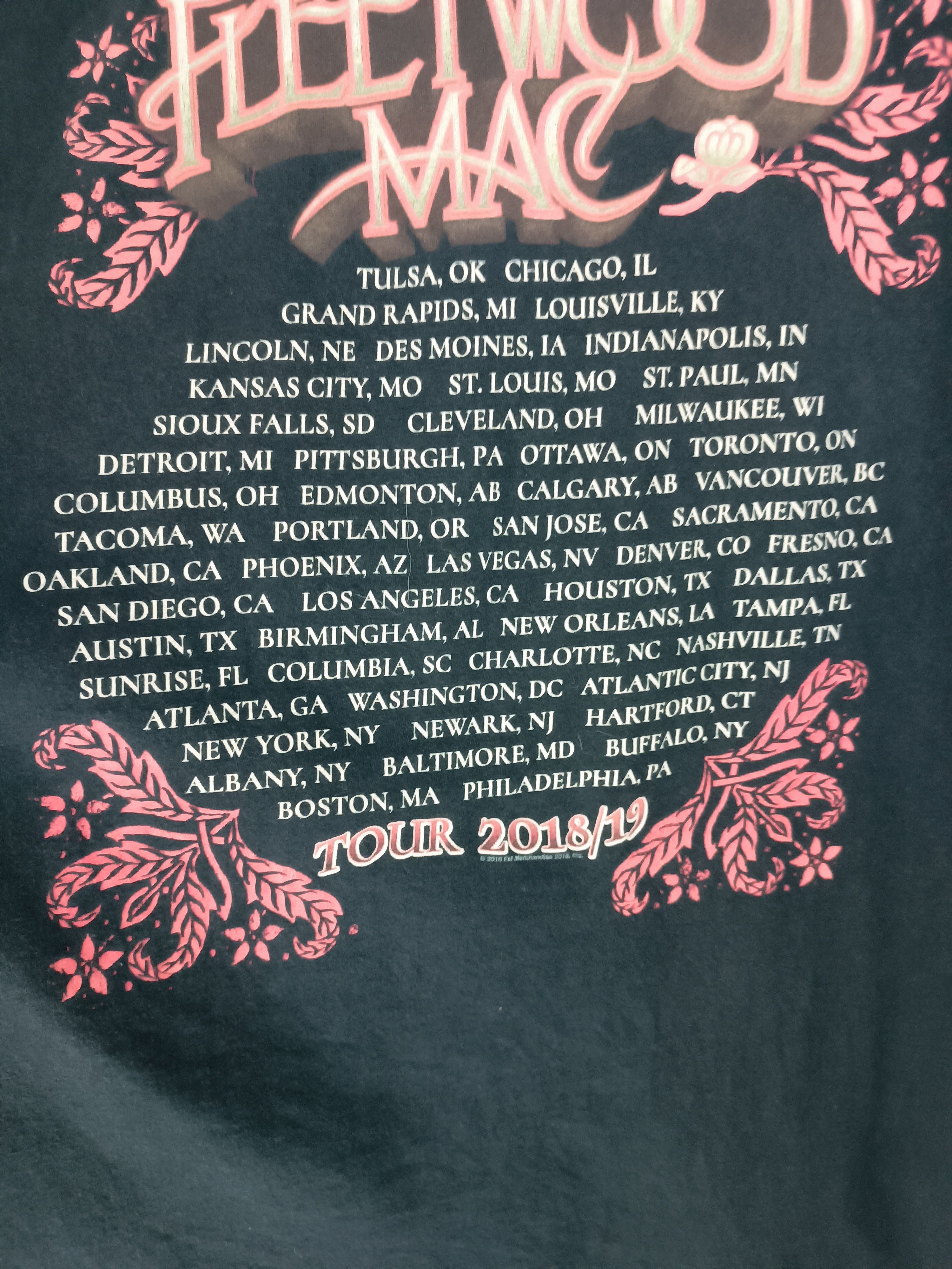 Band Tees VINTAGE 2018 FLEETWOOD MAC IN CONCERT TEE led eagles floyd Size US L / EU 52-54 / 3 - 18 Thumbnail