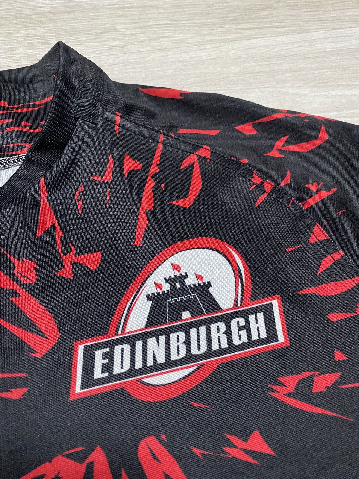 Macron Jersey Edinburgh Macron Rugby size L-XL Size US L / EU 52-54 / 3 - 3 Thumbnail