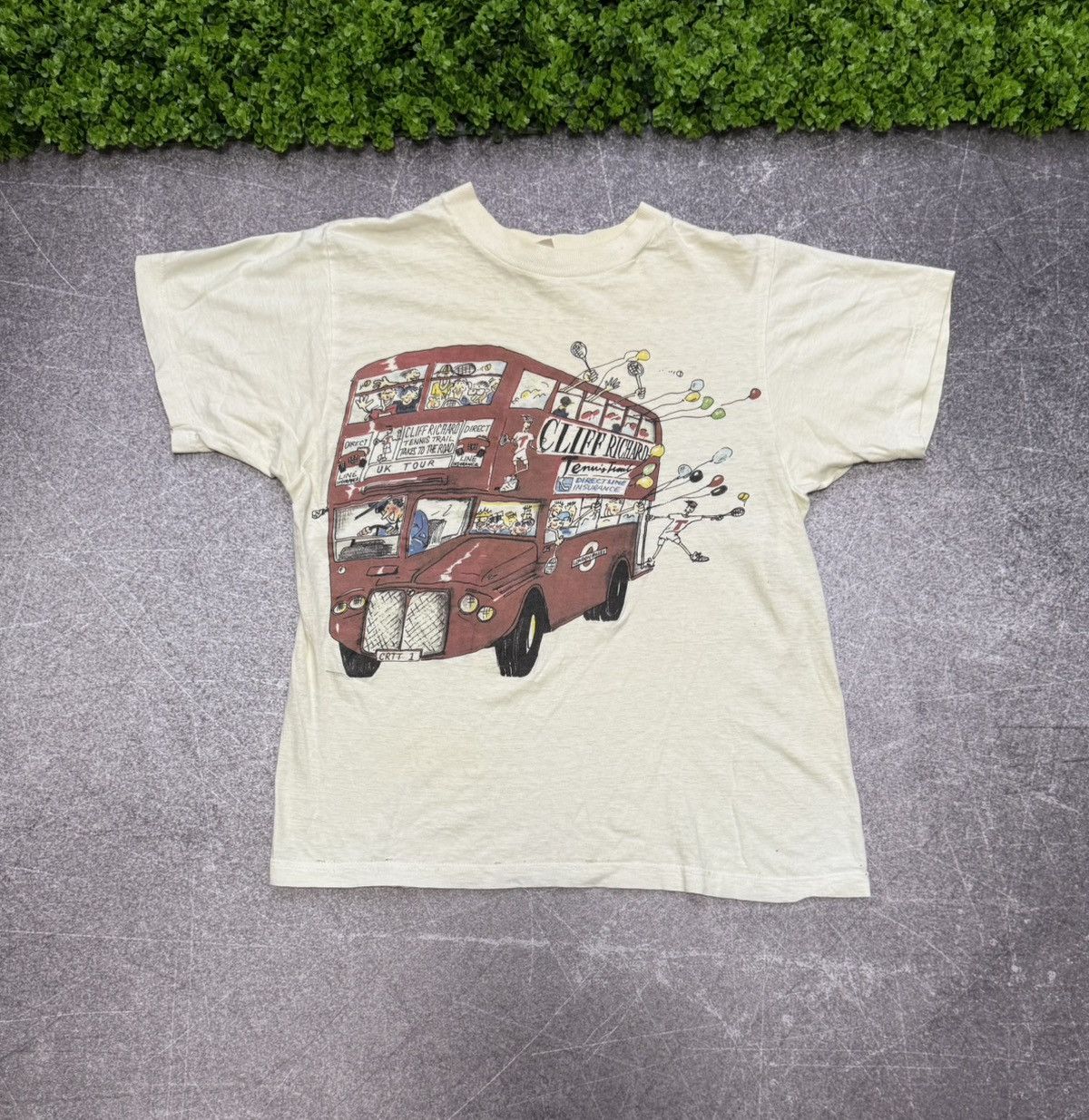 Vintage 80s Vintage Cliff Richard Summer Holiday Bus Vintage T Shirt Size US S / EU 44-46 / 1 - 1 Thumbnail