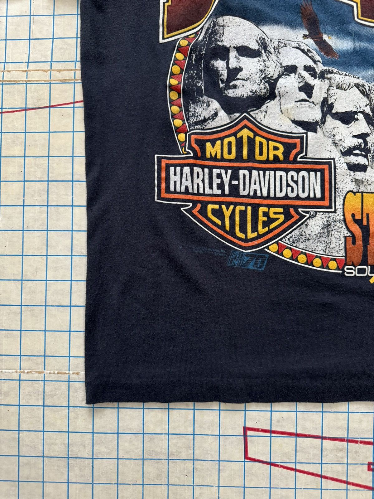 Harley Davidson × Vintage Vintage Harley Davidson Sturgis 90 Mt Rushmore Hog Tee Largr Size US L / EU 52-54 / 3 - 4 Thumbnail