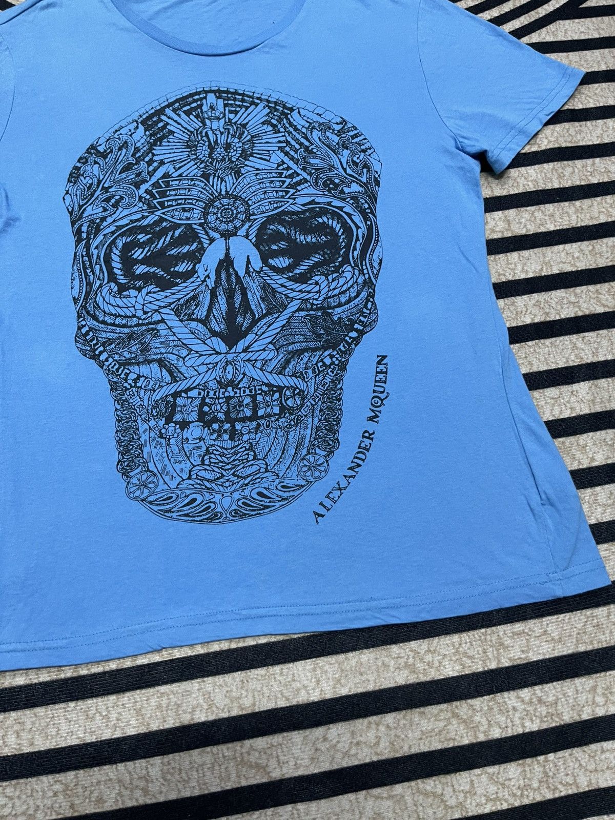 Alexander McQueen ALEXANDER MCQUEEN BLUE TSHIRT SKULL TATTOO PRINT Size XL / US 12-14 / IT 48-50 - 4 Thumbnail