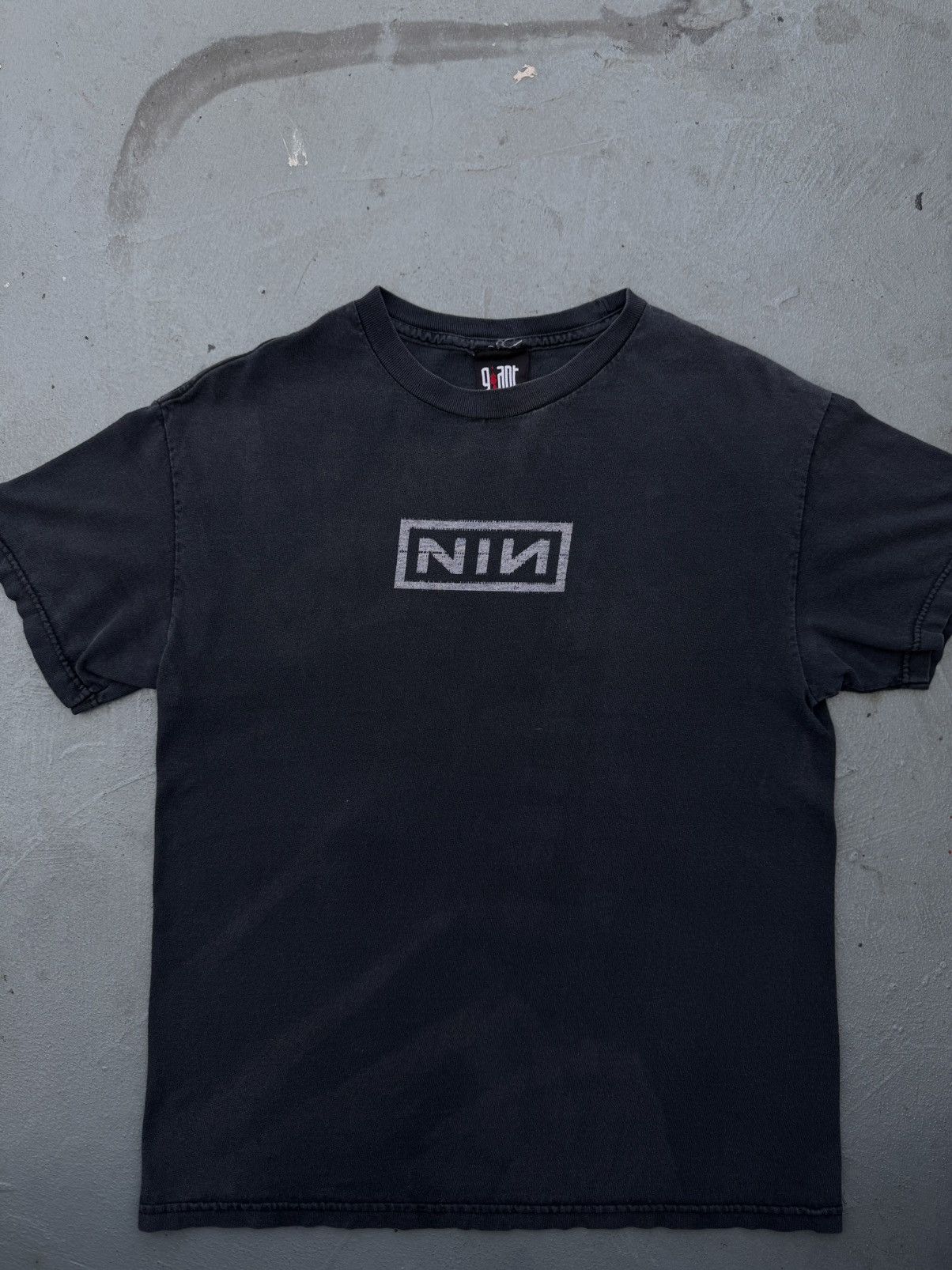 Giant Nine Inch Nails With Teeth 00’s Giant Tag Size US M / EU 48-50 / 2 - 4 Thumbnail