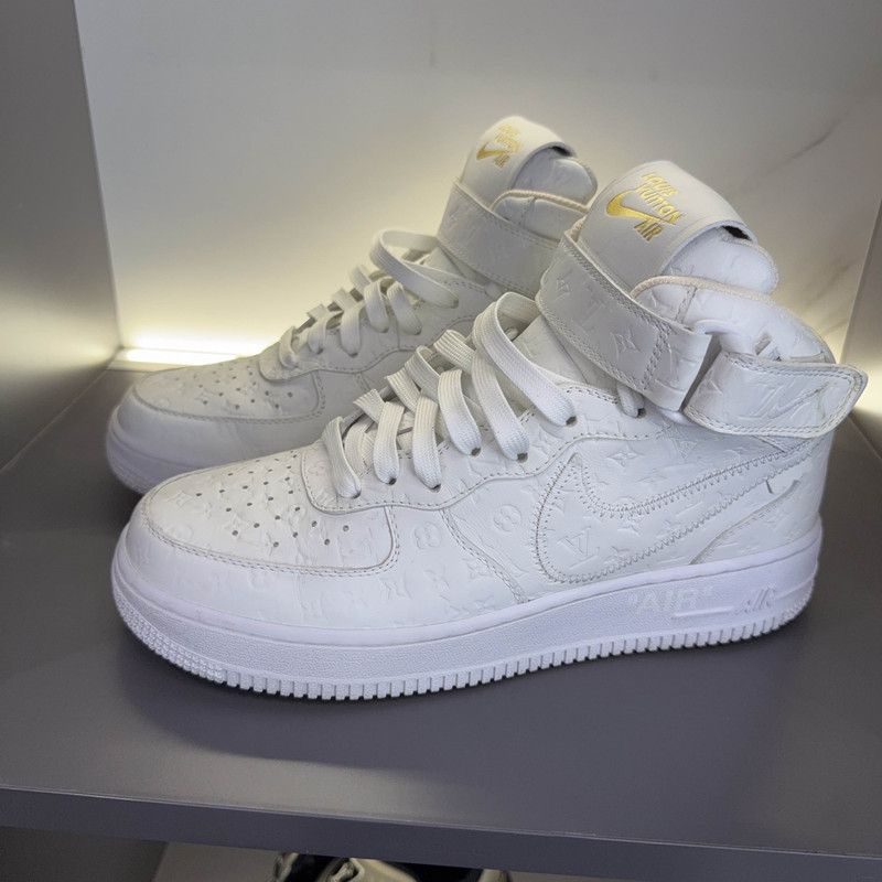 Louis Vuitton Louis Vuitton x Nike Stylish Comfortable High-Top Sneakers 0079 Size US 8.5 / EU 41-42 - 1 Thumbnail