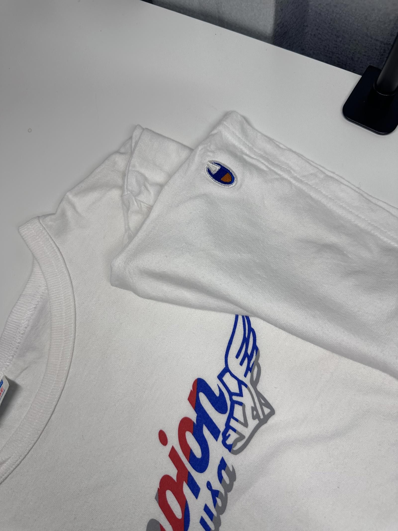 Champion Champion USA Vintage Graphic T-Shirt Size US XL / EU 56 / 4 - 6 Thumbnail