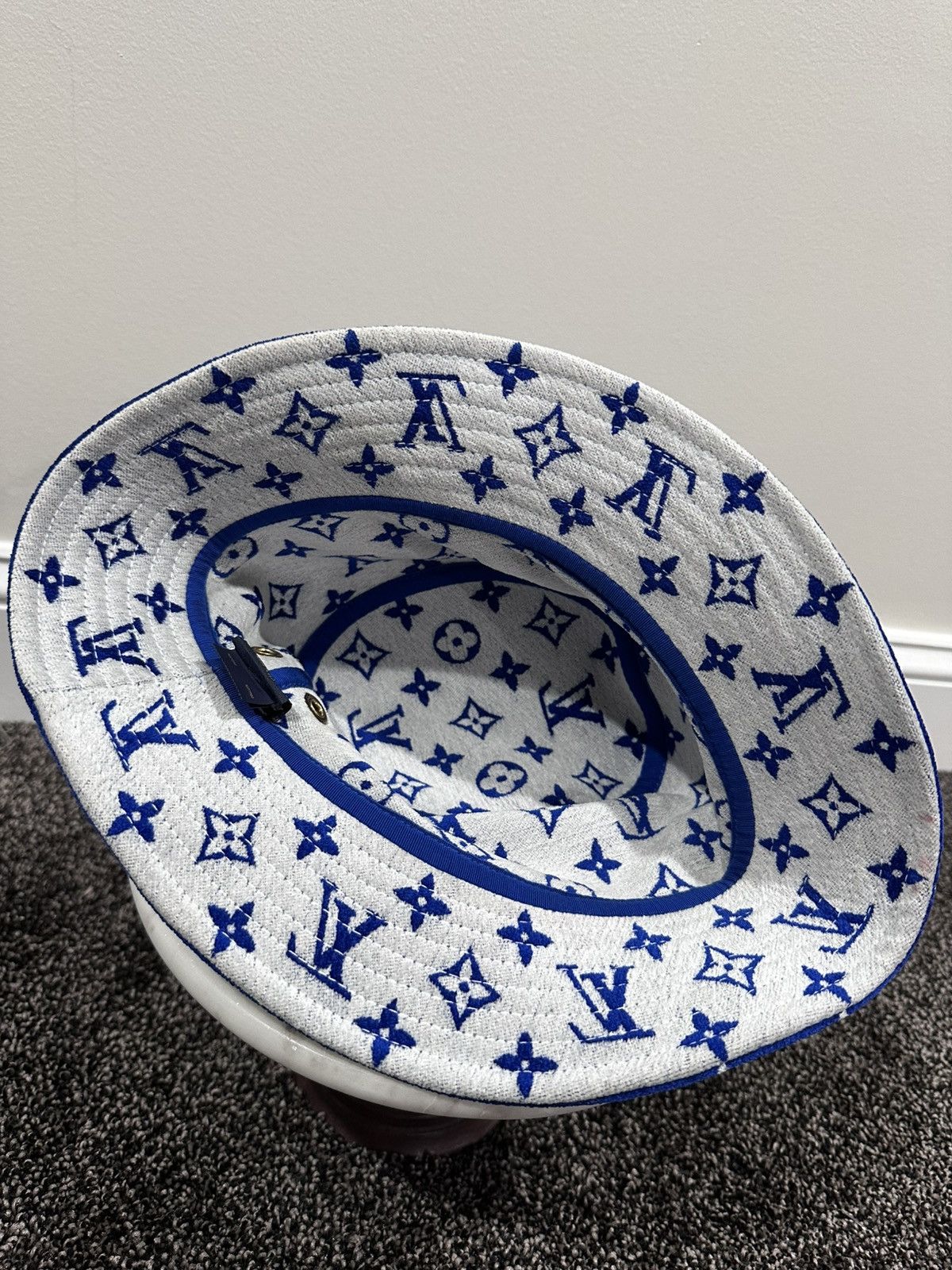Louis Vuitton Louis Vuitton SS22 LV Monogram Blue White Velvet Bucket Hat Size ONE SIZE - 7 Thumbnail