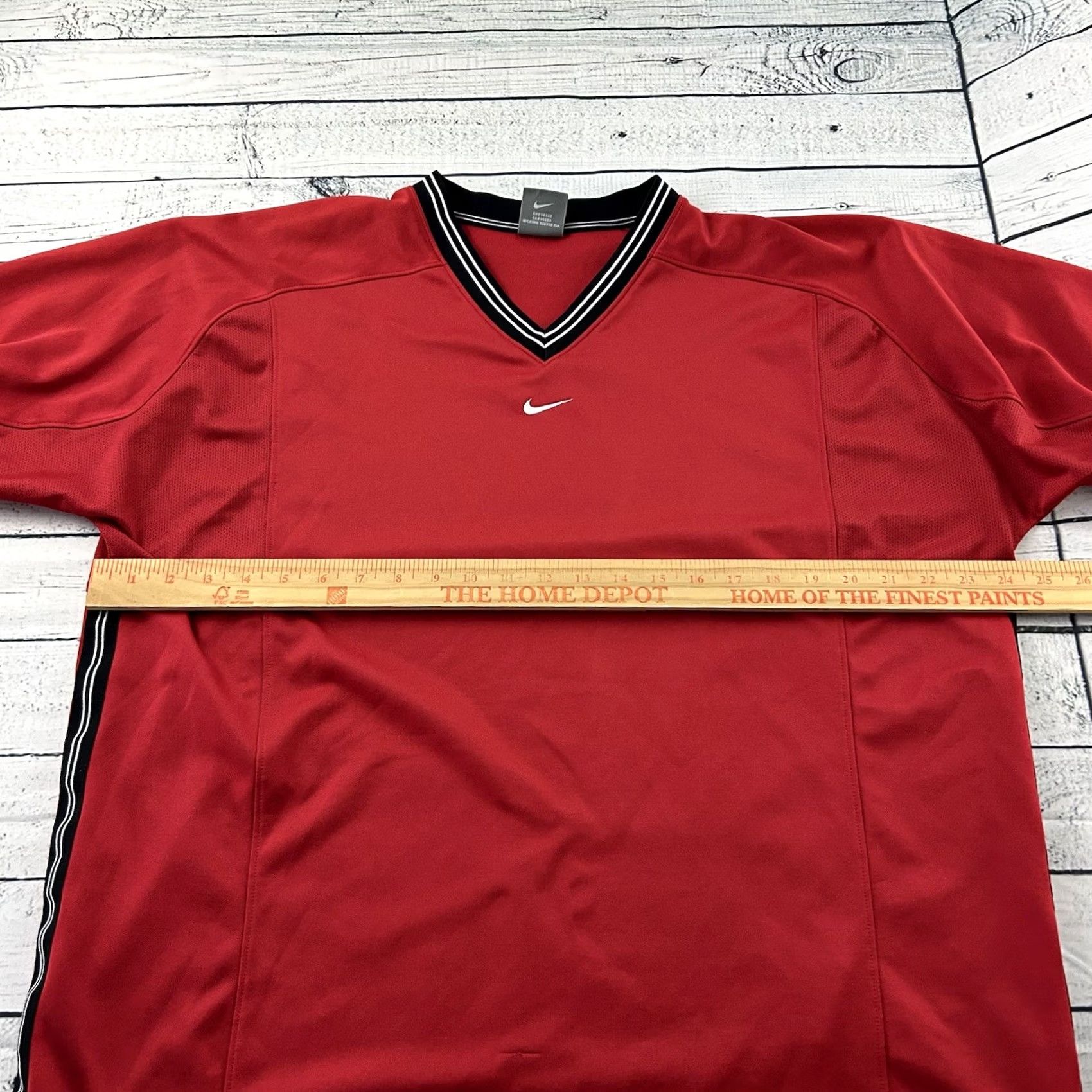 Nike VINTAGE Nike Center Check V Neck Short Sleeve Jersey Shirt Men XL Red Size US XL / EU 56 / 4 - 5 Thumbnail