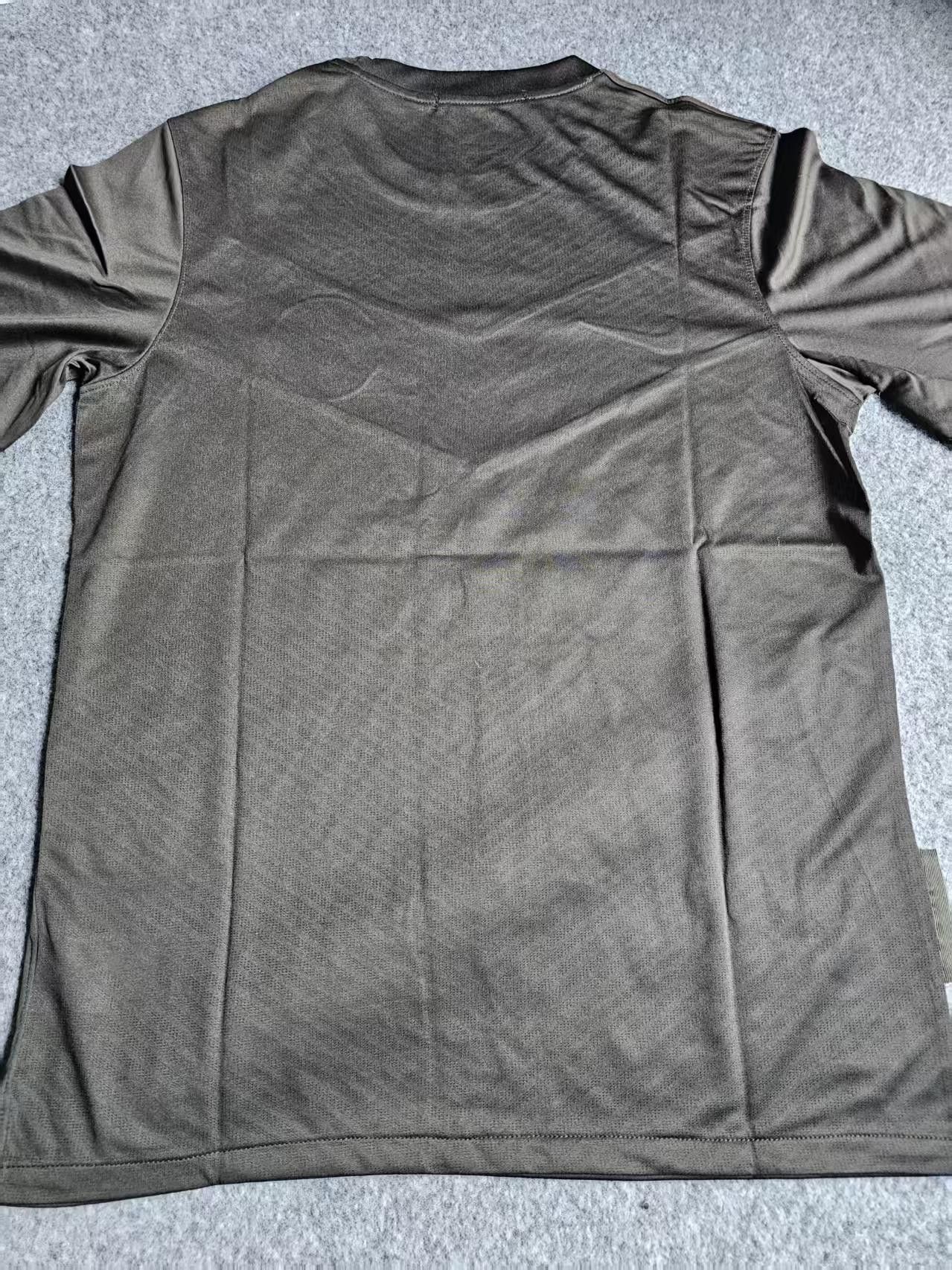 Other 2009 10 MUFC Jersey Away Size US M / EU 48-50 / 2 - 4 Thumbnail