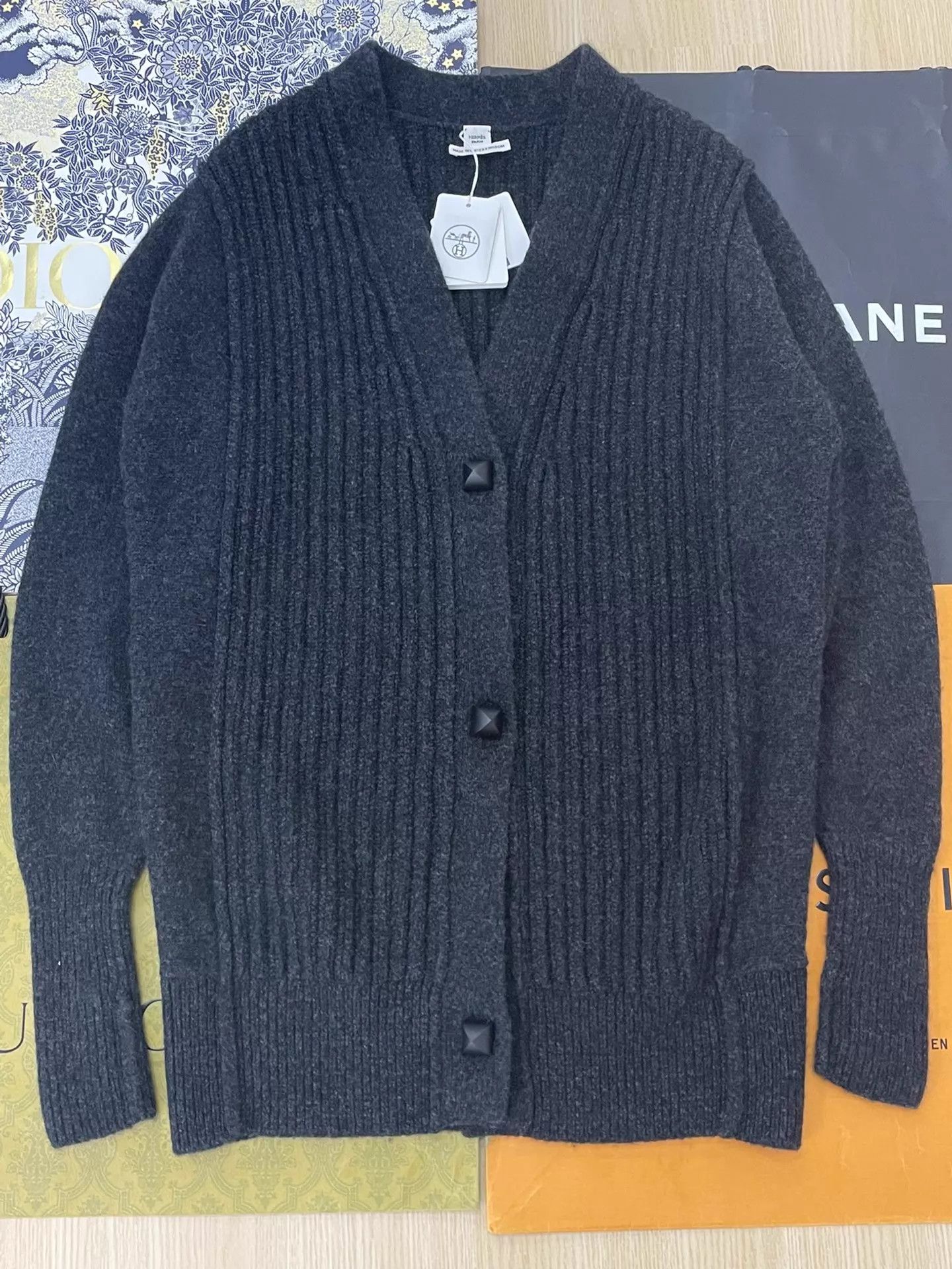 Hermes Hermes Gray Mid-Length Cardigan Size 34 Size XS / US 0-2 / IT 36-38 - 1 Thumbnail