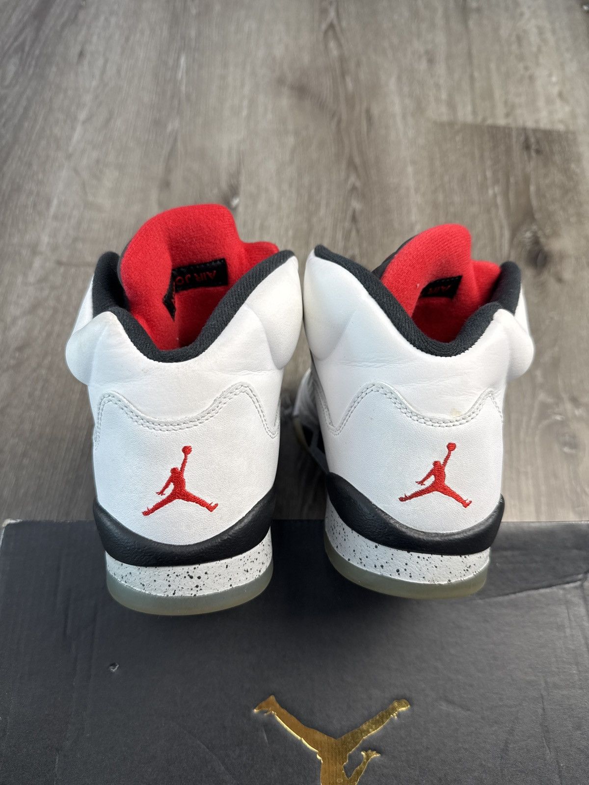 Jordan Brand Air Jordan 5 “White Cement” (GS) **PRE-OWNED** Size US 6.5 / EU 39-40 - 4 Thumbnail