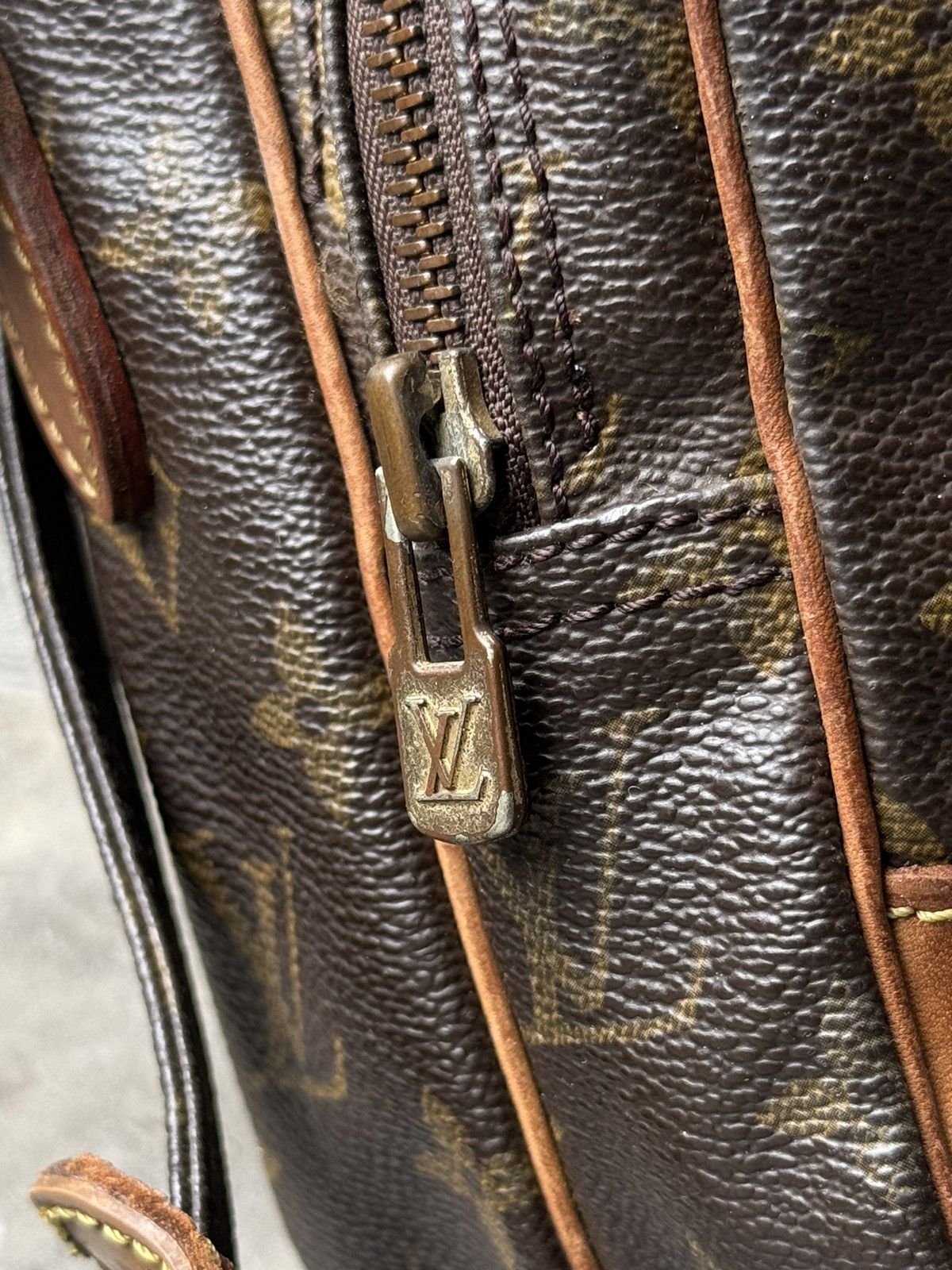 Louis Vuitton Louis Vuitton Amazon Canvas Shoulder Bag Size ONE SIZE - 7 Thumbnail
