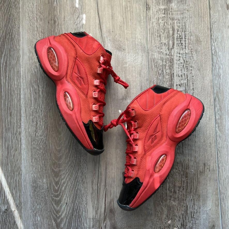 Reebok REEBOK • Question Mid "Heart Over Hype" (7M) Size US 7 / EU 40 - 9 Thumbnail