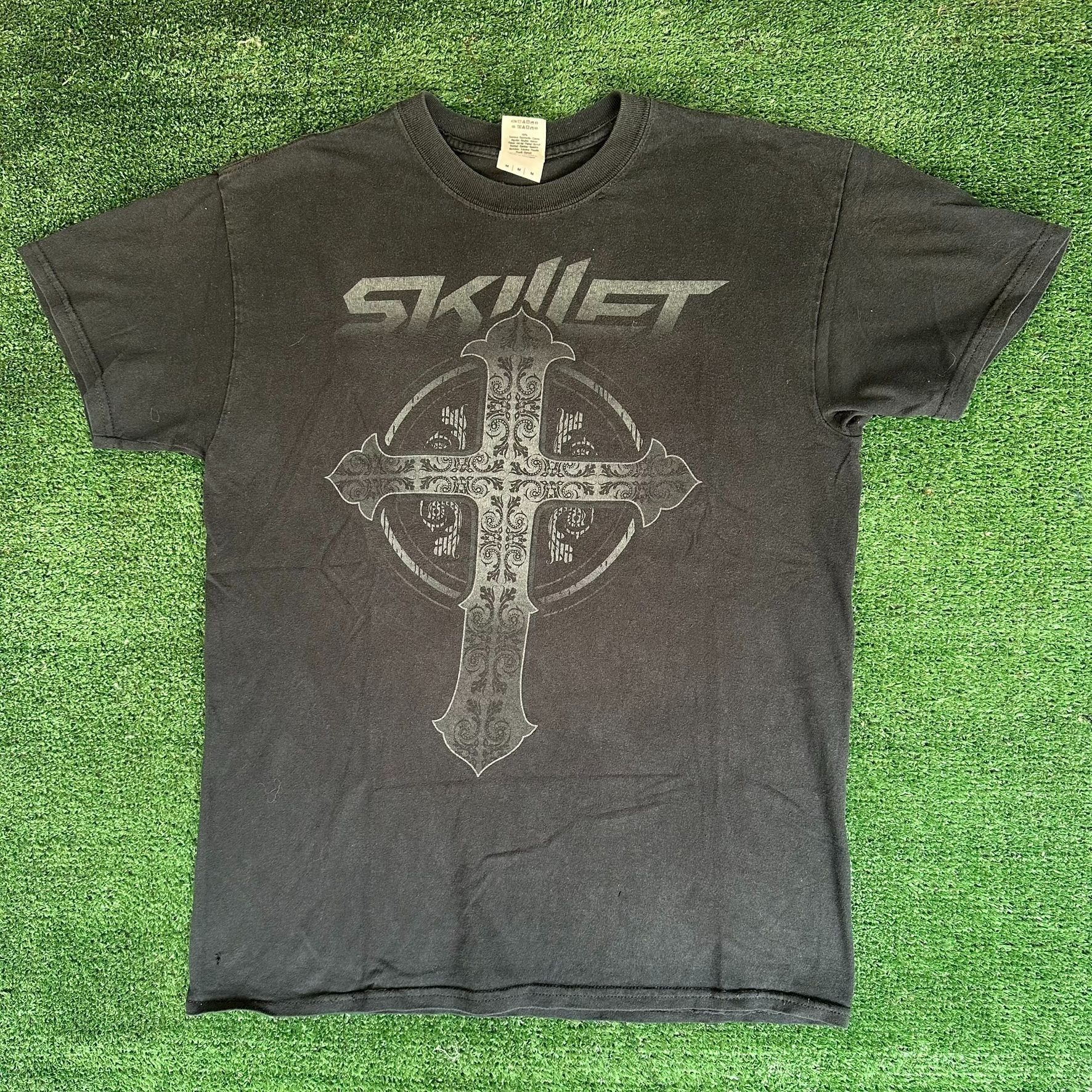 Band Tees Vintage Y2K Skillet Band Cross T-Shirt Christian Rock Faded Size US M / EU 48-50 / 2 - 1 Thumbnail
