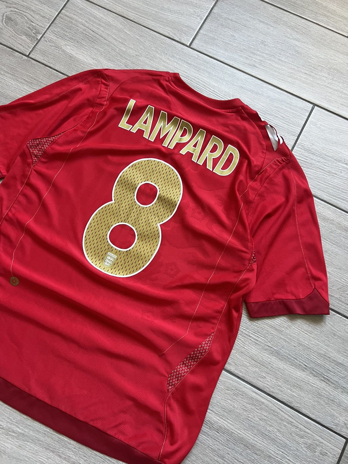 Umbro ENGLAND 2006 AWAY FOOTBALL SHIRT JERSEY UMBRO Soccer LAMPARD Size US L / EU 52-54 / 3 - 5 Thumbnail