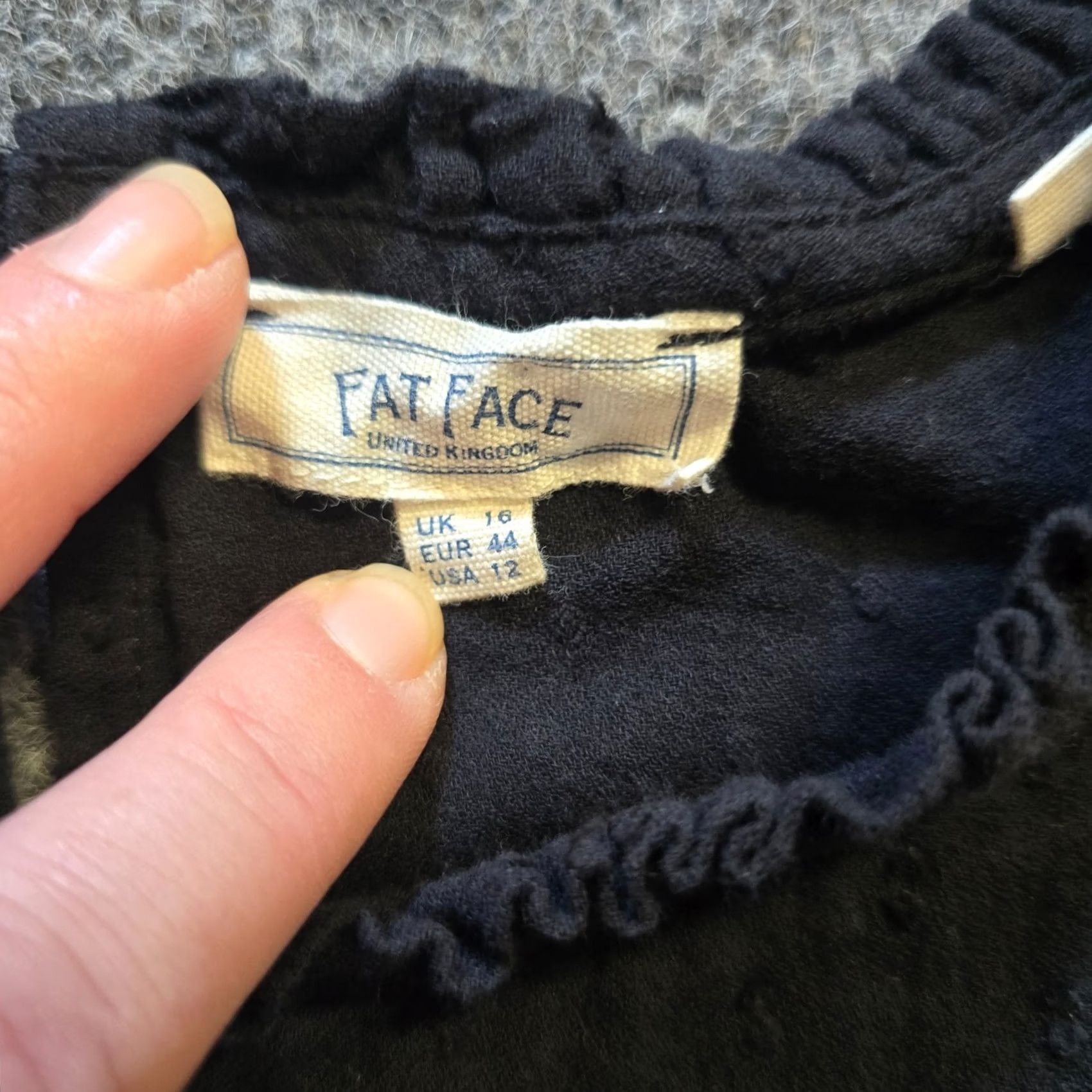 FatFace Fat Face Top Shirt Womens 12 Black Short Sleeve Ruffle High Neck Classic Casual Size XL / US 12-14 / IT 48-50 - 4 Thumbnail