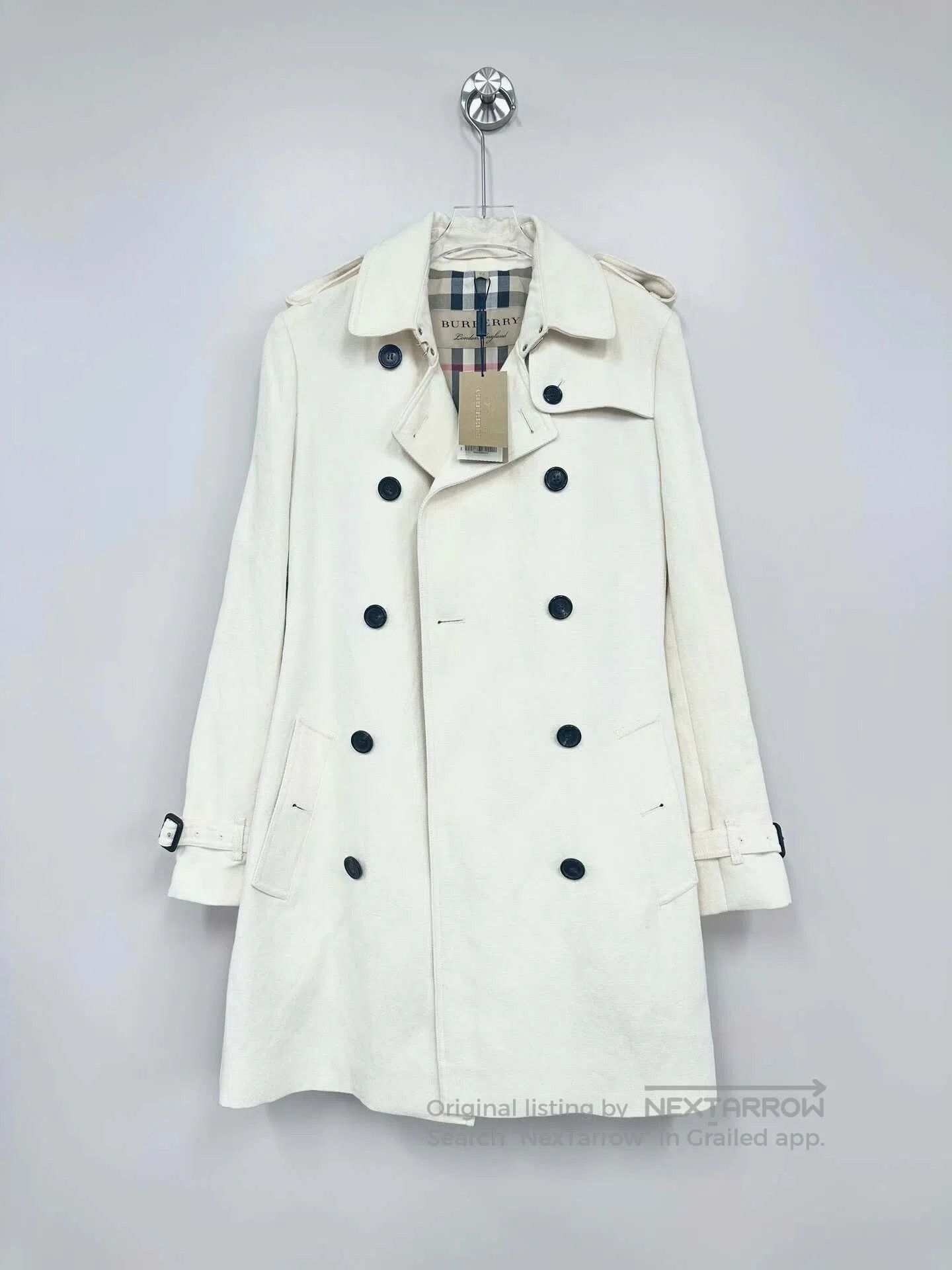 Burberry Burberry Classic beige lapel double-breasted belted trench Size M / US 6-8 / IT 42-44 - 1 Thumbnail