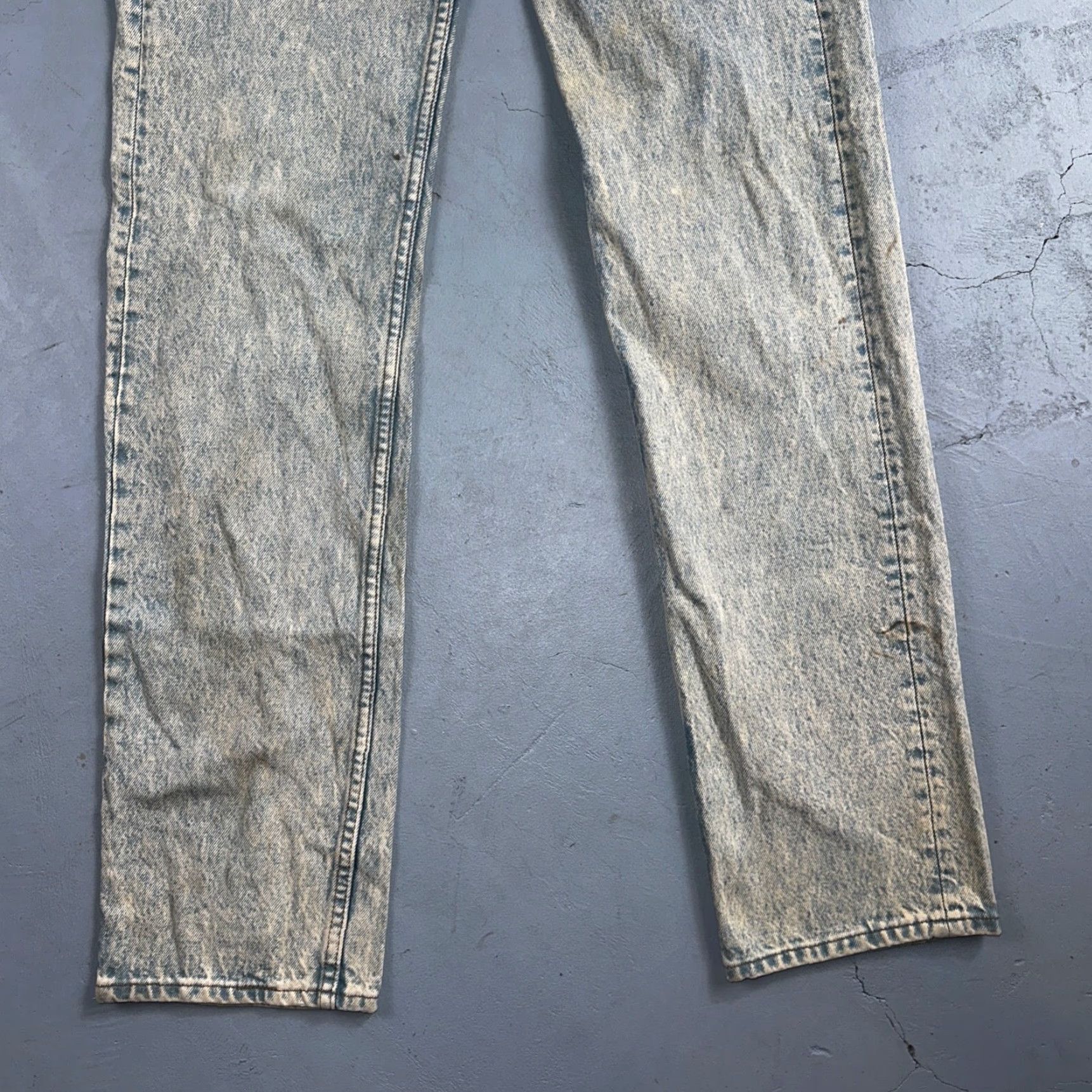 Levi's VINTAGE Levi's 501 Jeans - USA 90s Straight Mid Rise Blue Light Wash 30x34 Mens Regular 34 Inseam 501 Series Size US 30 / EU 46 - 3 Thumbnail