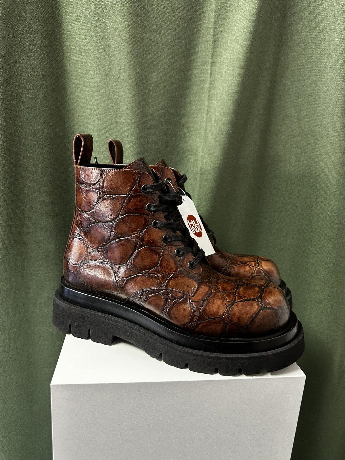 Bottega Veneta BOTTEGA VENETA CROCODILE MOTIF LUG ANKLE BOOTS Size US 7 / EU 40 - 3 Thumbnail