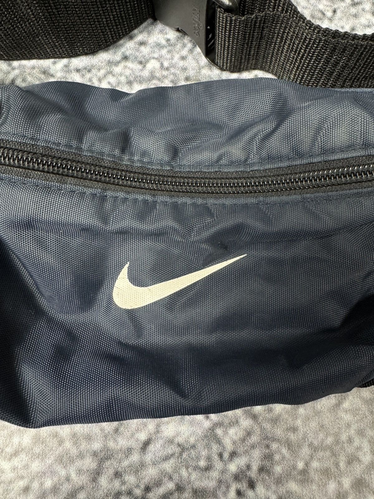 Nike Nike Vintage 90s Waist Bag Swoosh Logo Fanny Pack Belt Bag Size ONE SIZE - 4 Thumbnail