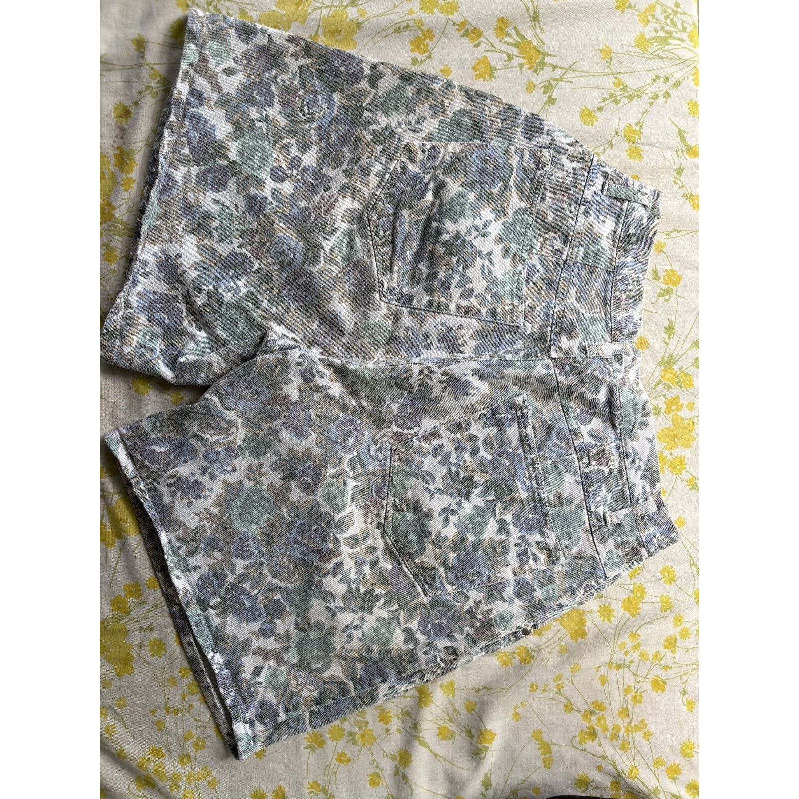 Vintage Vintage 90s Mom Denim Shorts Sz 13/14 Floral Cafe La Vie Size 30" / US 8 / IT 44 - 7 Thumbnail