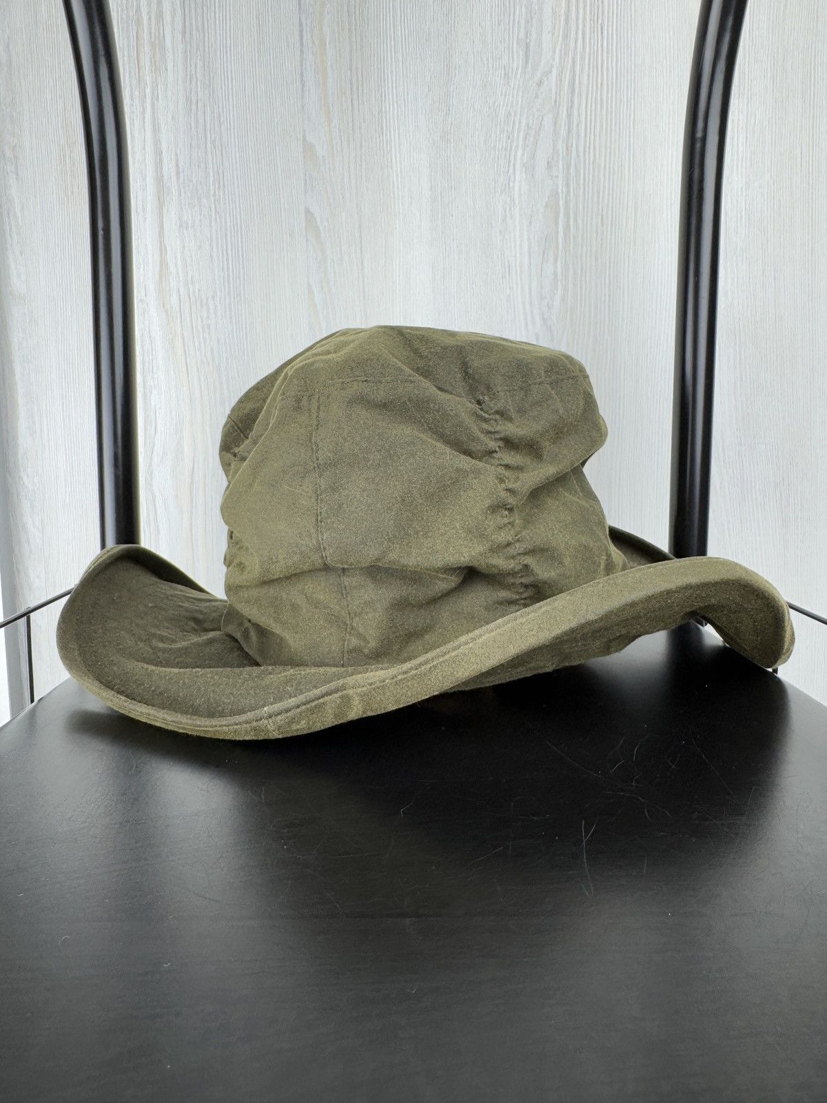 Barbour waxed cotton khaki green bucket hat size M