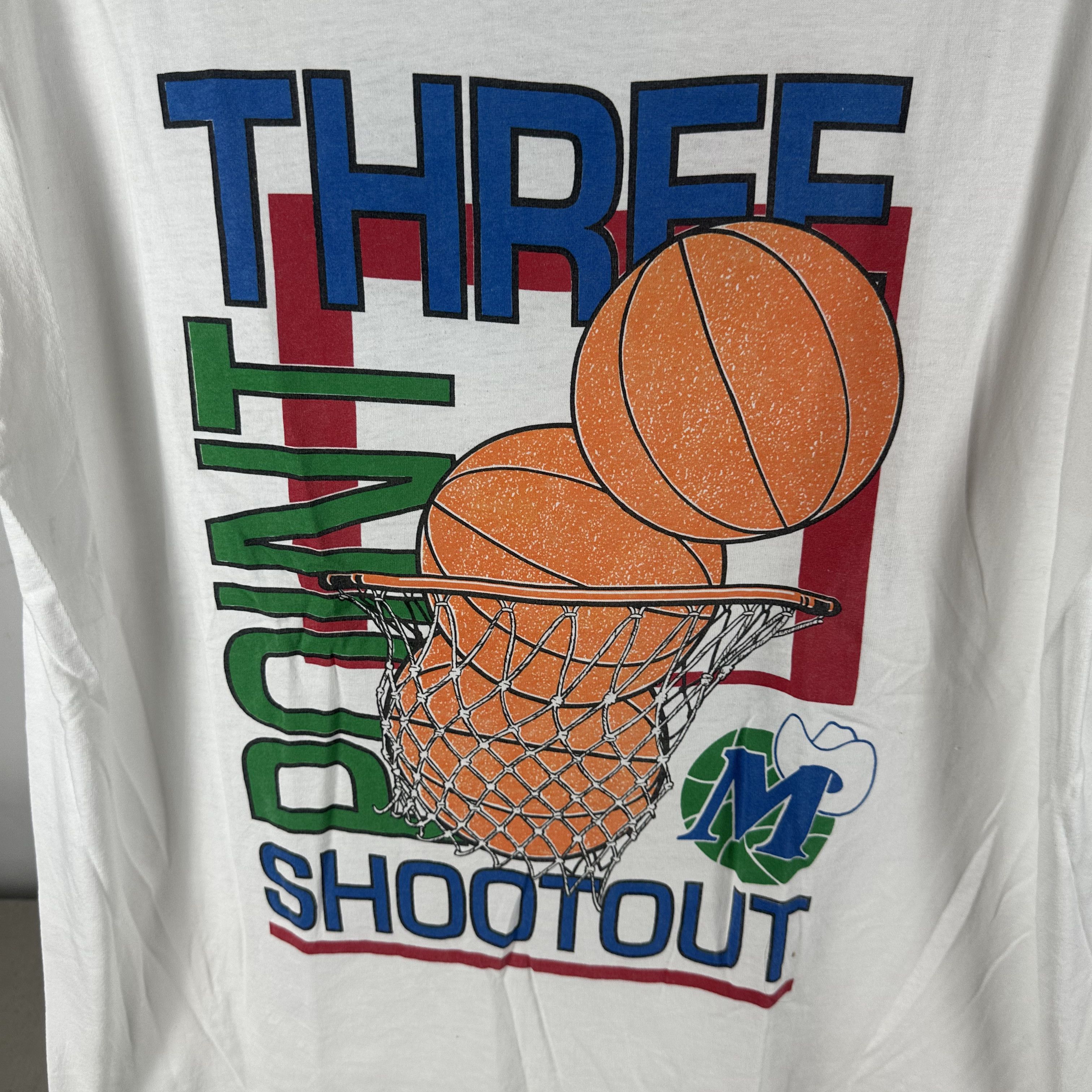 Vintage ​​​​90s Minnesota Timberwolves Three Point Shootout NBA Tee Size US XL / EU 56 / 4 - 2 Thumbnail