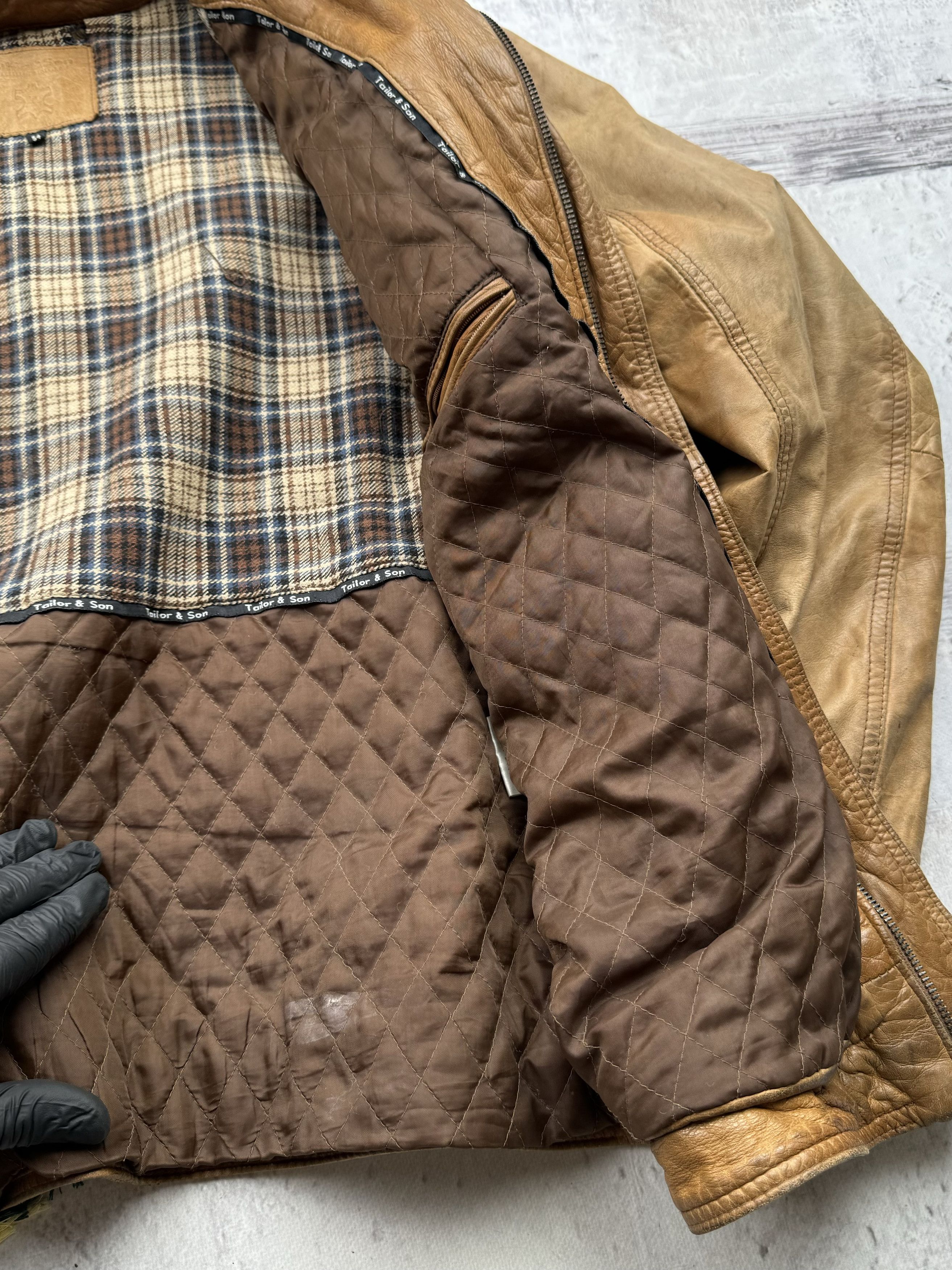 Vintage Vintage Faded Leather Jacket A517(285)D15 Size US XL / EU 56 / 4 - 10 Thumbnail