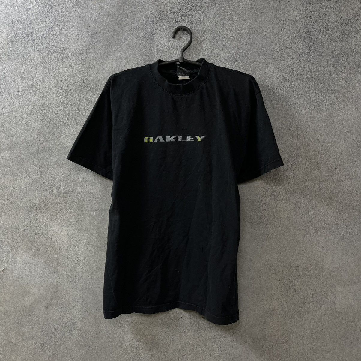 Oakley Vintage Oakley T-Shirt Big Logo Gorpcore 2000s Size US M / EU 48-50 / 2 - 1 Thumbnail