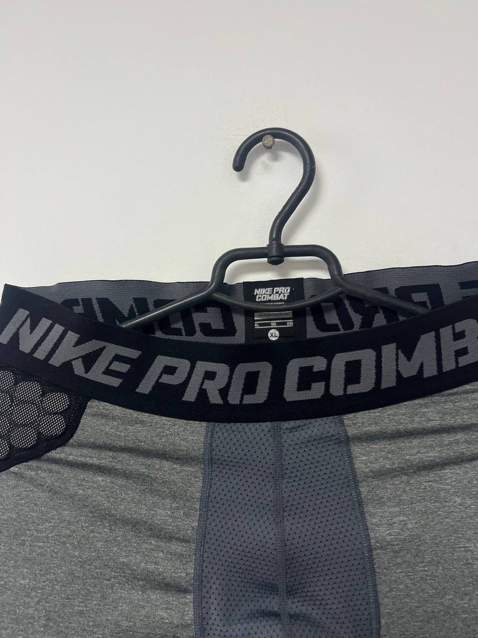 Nike Nike Pro Combat Rugby Shorts NFL Padded Athletic Mens sz XL Size US 44 / EU 60 - 8 Thumbnail