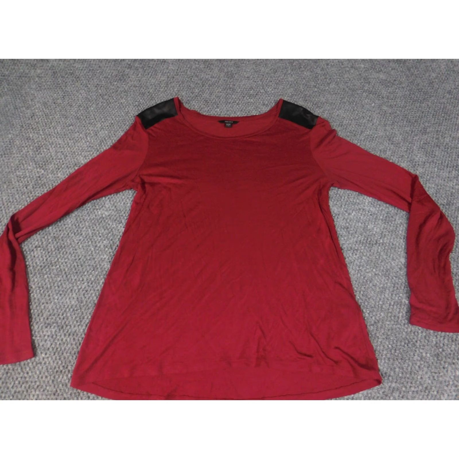 Guess GUESS Blouse Shirt Womens Small Red Long Sleeve Pullover Stretch Collared Casual Rayon Down Regular Shape Basic Size S Size S / US 4 / IT 40 - 2 Thumbnail