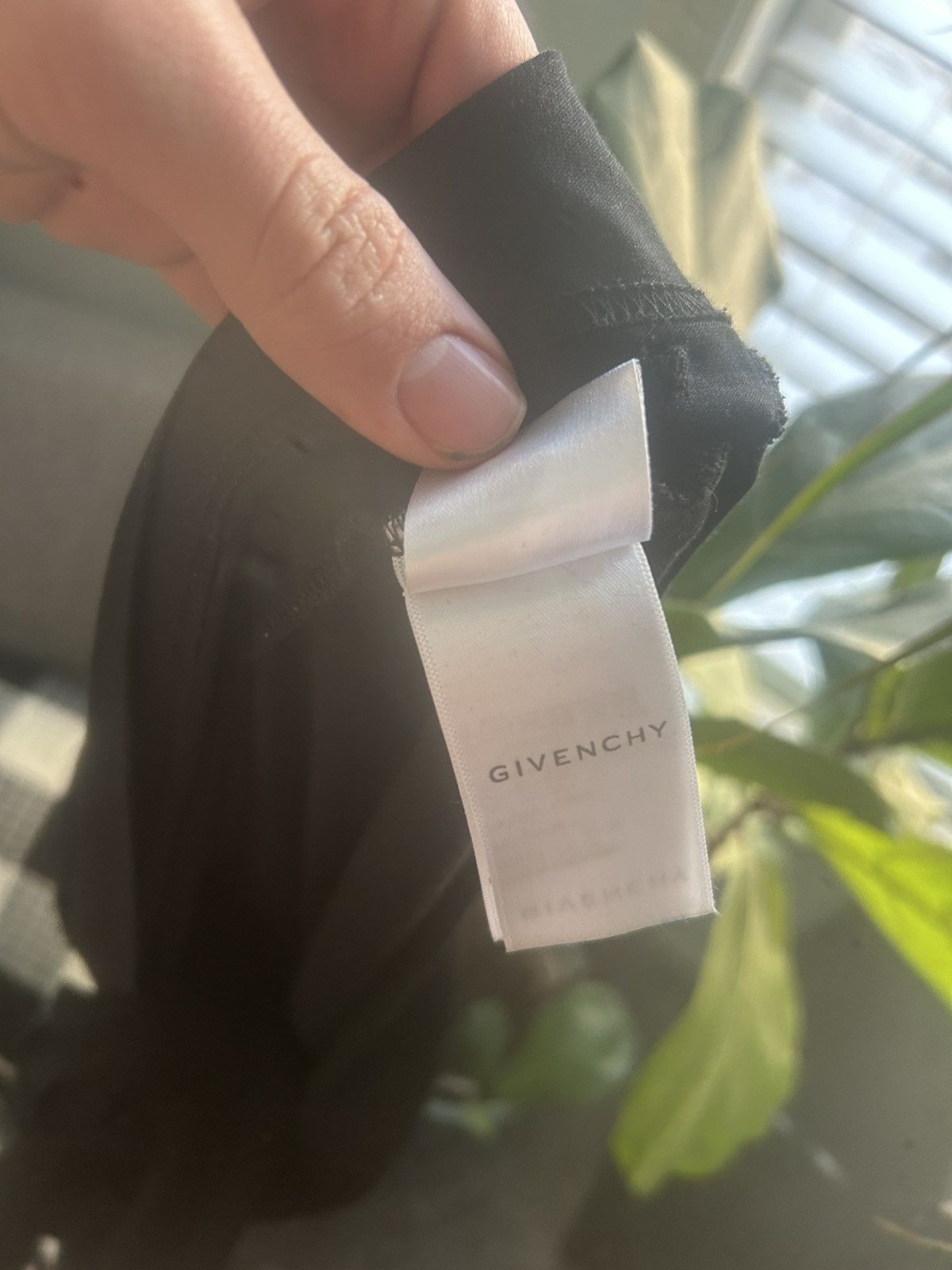 Givenchy Givenchy Reverse T-Shirt Size US L / EU 52-54 / 3 - 7 Thumbnail