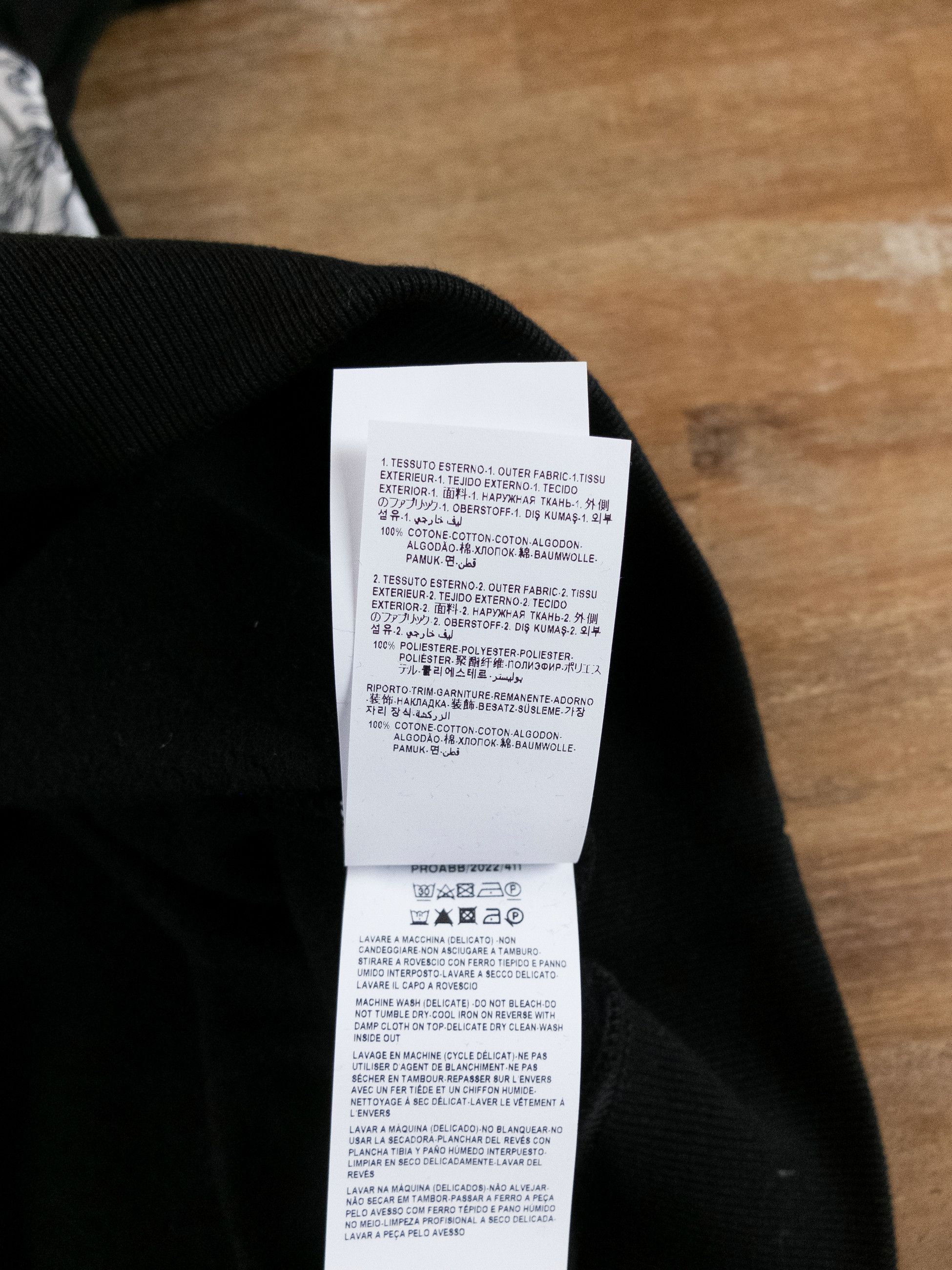 Versace VERSACE black panelled baroque print sweatshirt Medium Size US M / EU 48-50 / 2 - 11 Thumbnail