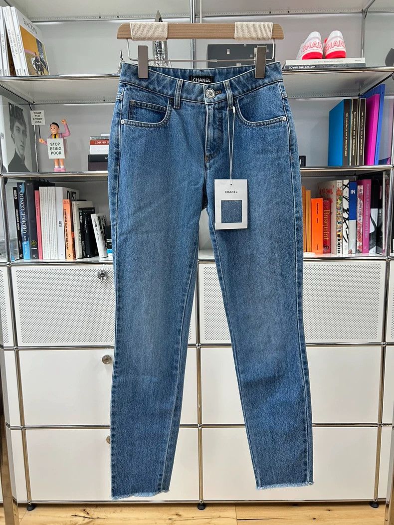 Chanel Chanel Blue Denim Long Pants with Embroidery - dmc Size US 34 / EU 50 - 1 Thumbnail