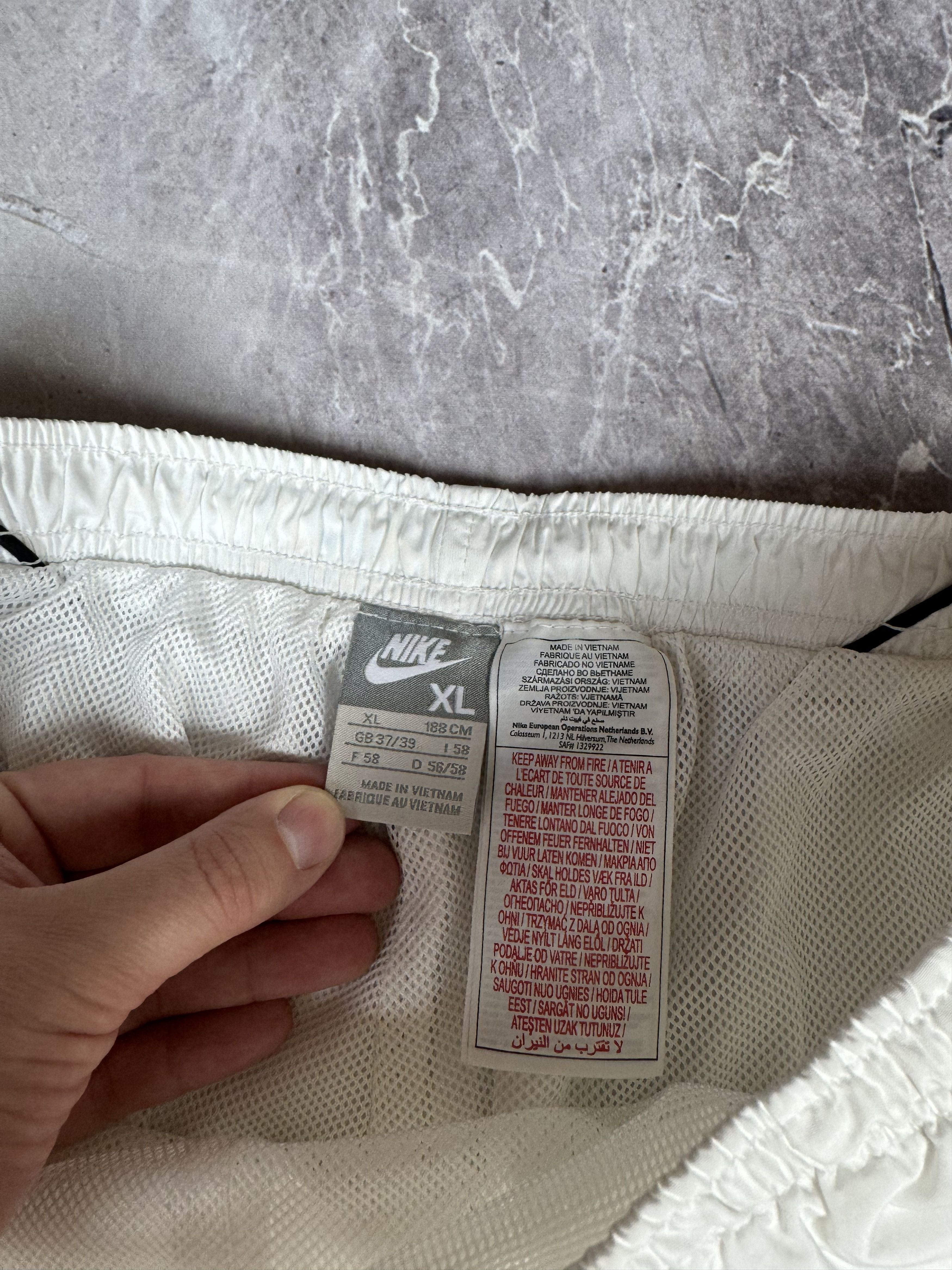 Nike Nike Vintage Mens Nylon Track Pants Size US 36 / EU 52 - 5 Thumbnail