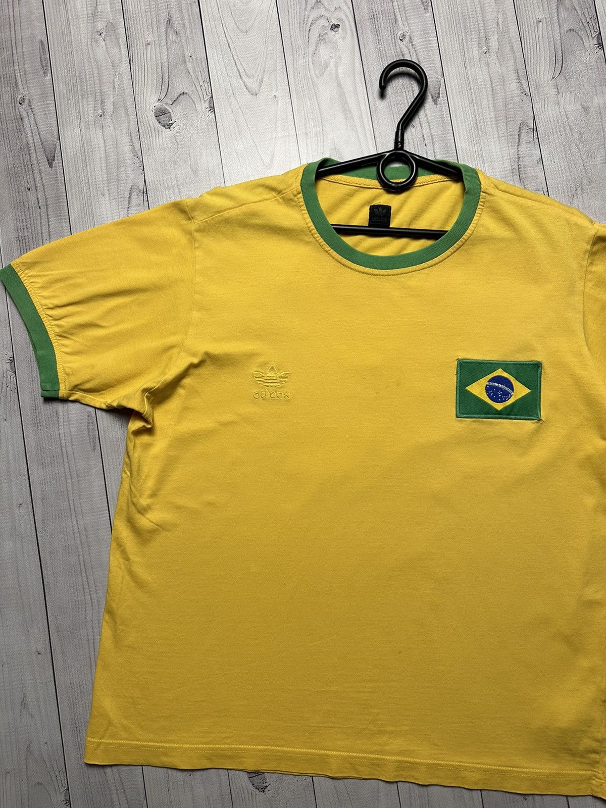 Adidas × Vintage Vintage adidas 10 Brazil soccer tee Brasil size M/L Size US L / EU 52-54 / 3 - 3 Thumbnail
