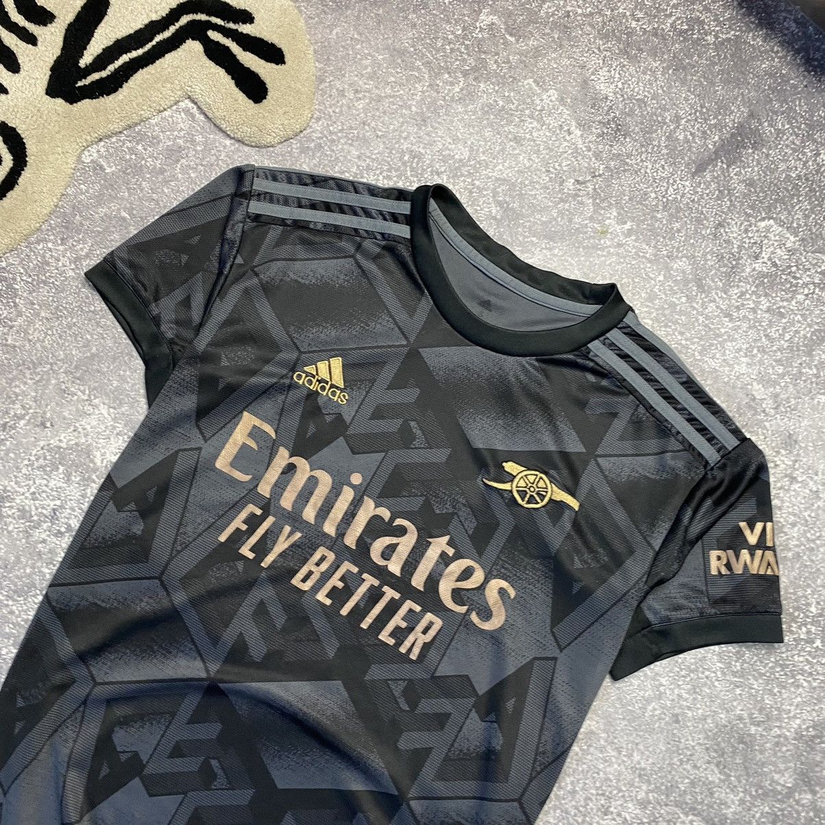 Vintage Vintage Adidas Fc Arcenal Emirates 2022 soccer jersey Size US S / EU 44-46 / 1 - 3 Thumbnail