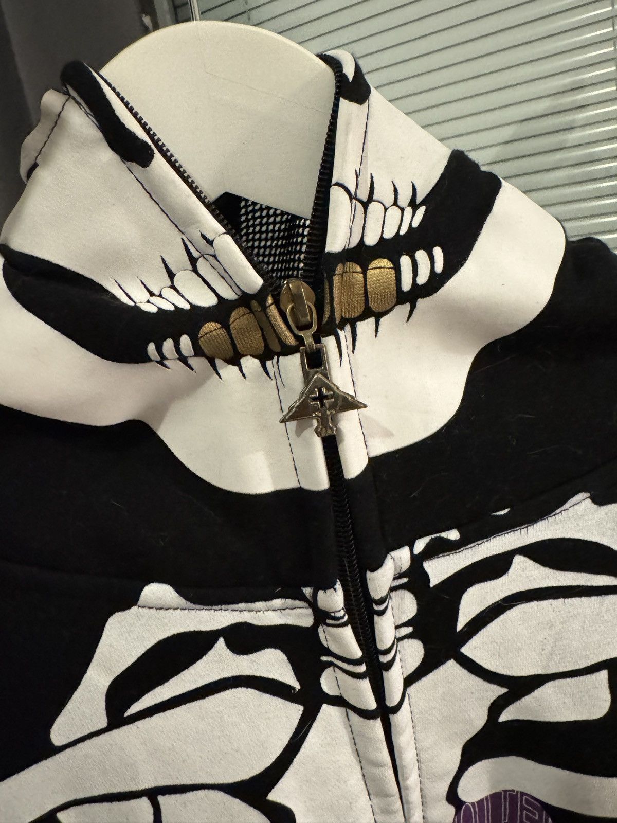 LRG Lrg dead serious skeleton hoodie Size US XL / EU 56 / 4 - 6 Thumbnail