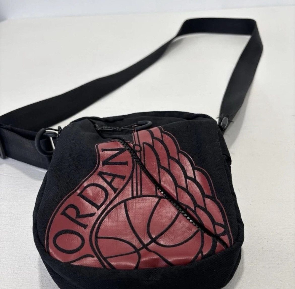 Jordan Brand Nike Air Jordan Wings Festival Crossbody Bag Black/Red Size ONE SIZE - 1 Thumbnail