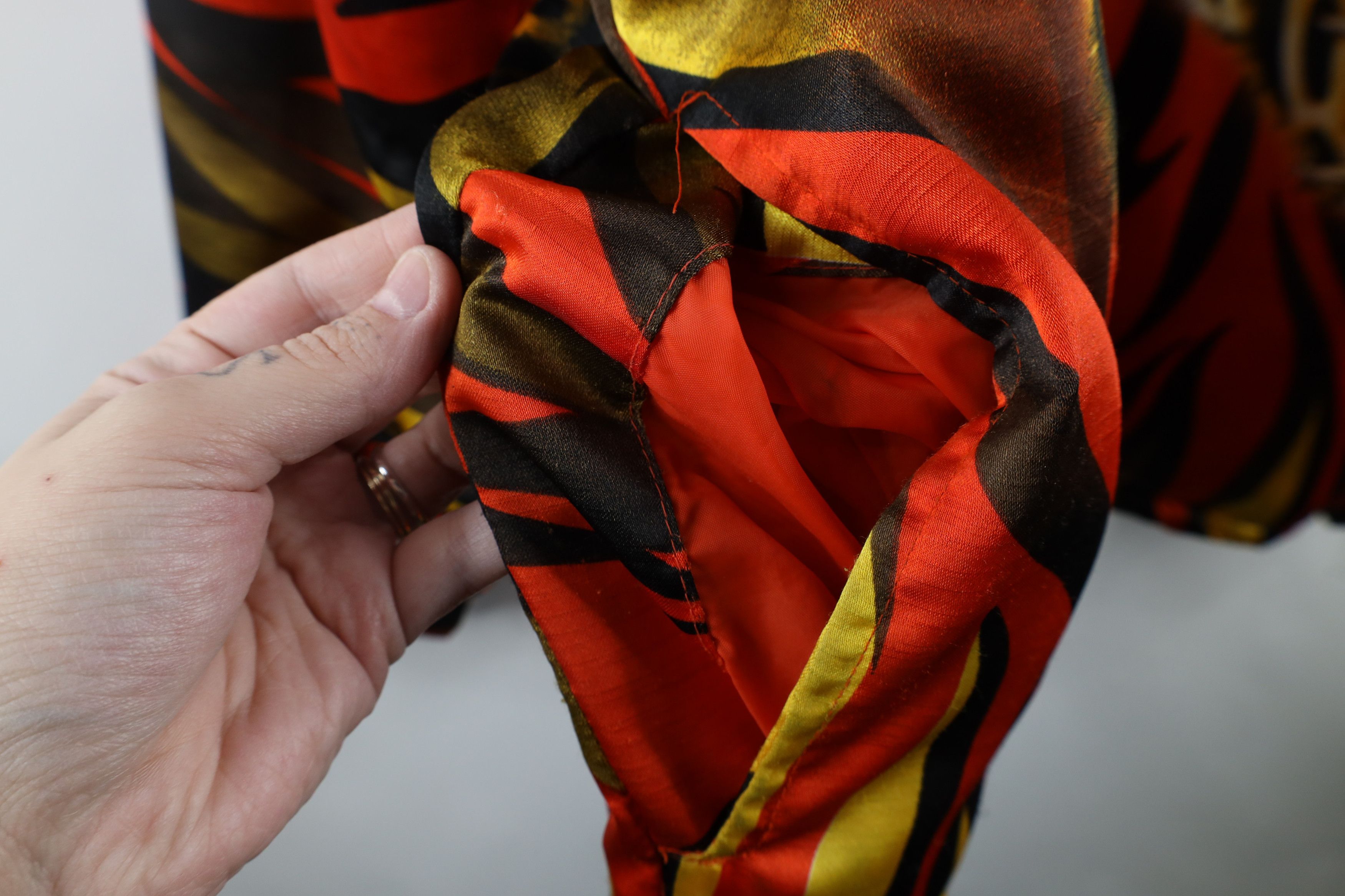 Vintage 90s Streetwear All Over Print Full Zip Puffer Jacket