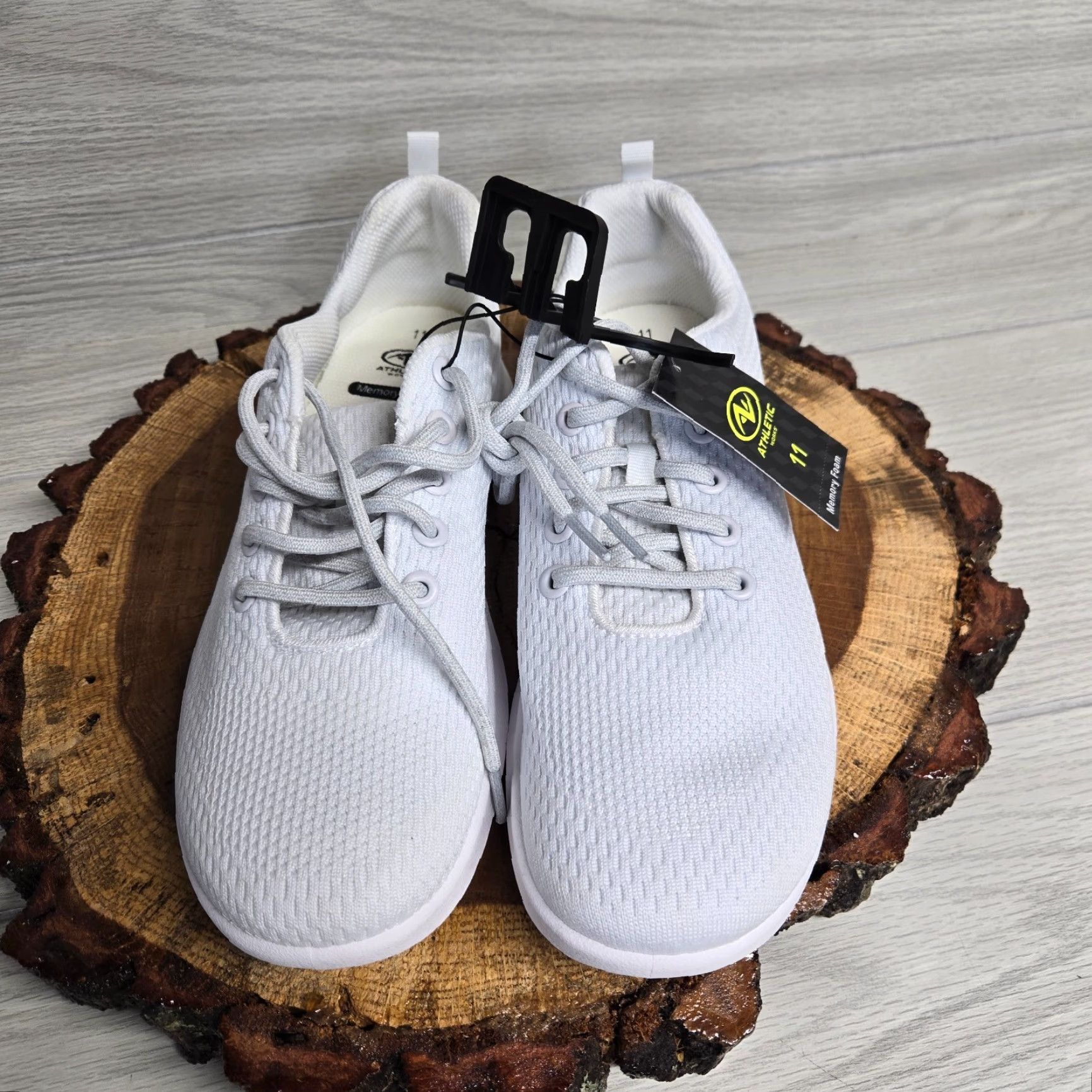 Athletic Works Athletic Works White Lifestyle Jogger Sneaker Shoes Adult Womens 11 White Shoes Athletic Works Lifestyle Jogger Sneakers Womens 11 Size 32" / US 10 / IT 46 - 3 Thumbnail