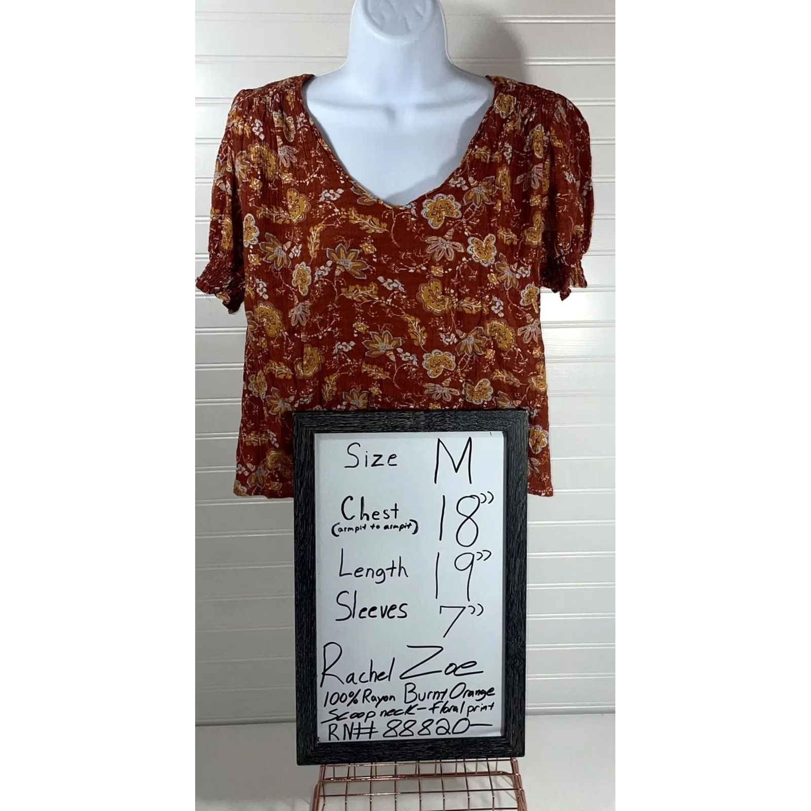 Rachel Zoe VINTAGE Rachel Zoe Women Blouse Top Shirt Floral Print Burnt Orange Medium Fold-Over Scoop Neck Lightweight Knit Pullover Casual Size M / US 6-8 / IT 42-44 - 4 Thumbnail