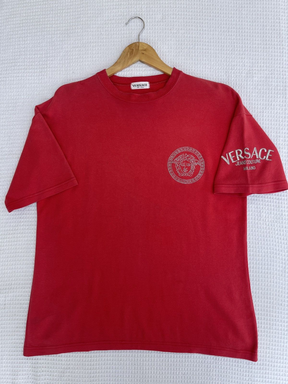 Versace Last Drop🔥Rare🔥Vintage VERSACE Red Designer T-Shirt Size US L / EU 52-54 / 3 - 5 Thumbnail