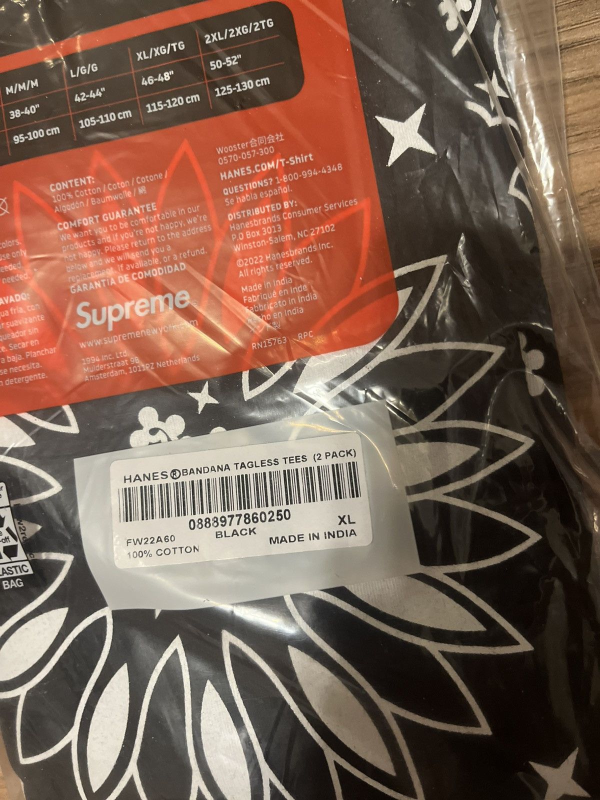 Hanes × Supreme Supreme Hanes Bandana Tagless Tees (2 Pack) Size US XL / EU 56 / 4 - 4 Thumbnail