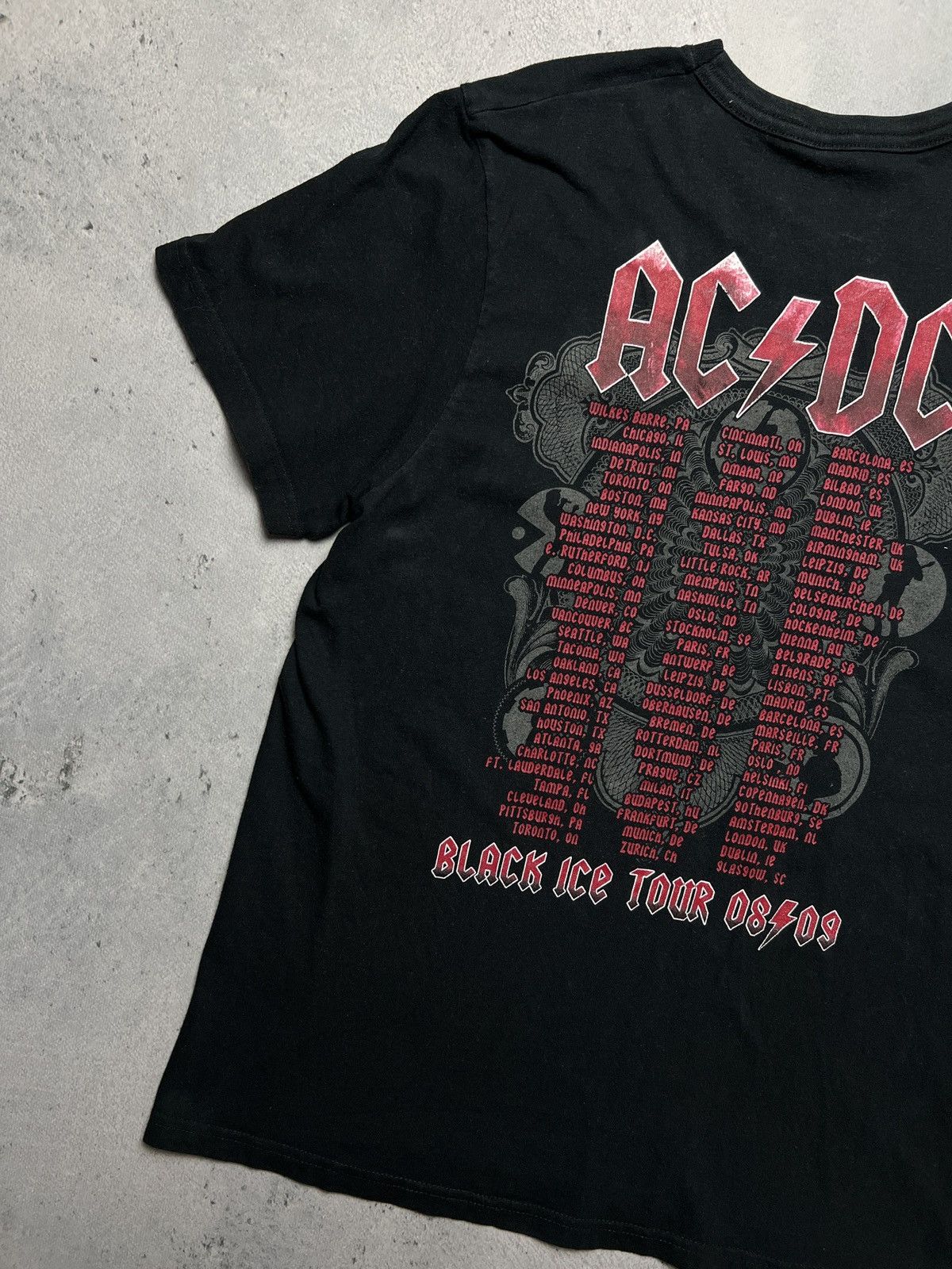 Band Tees Vintage 08/09 AC/DC Black Ice Tour Faded tee Boxy Grunge 00s Size US M / EU 48-50 / 2 - 5 Thumbnail