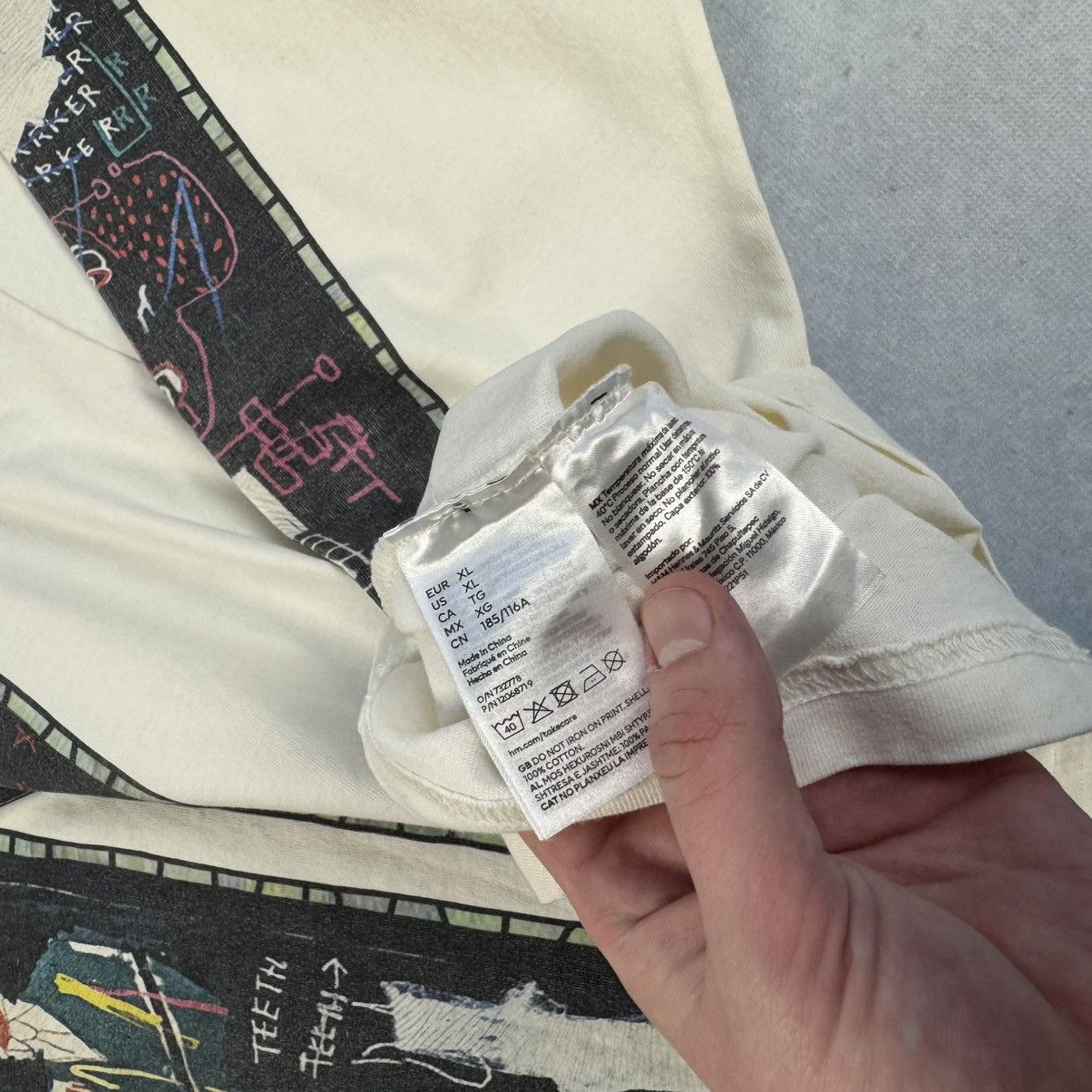 H&M × Jean-Michel Basquiat × Who Decides War WHO DECIDES WAR x BASQUIAT x H&M LONG SLEEVE RELAXED T-SHIRT Size US XL / EU 56 / 4 - 8 Thumbnail