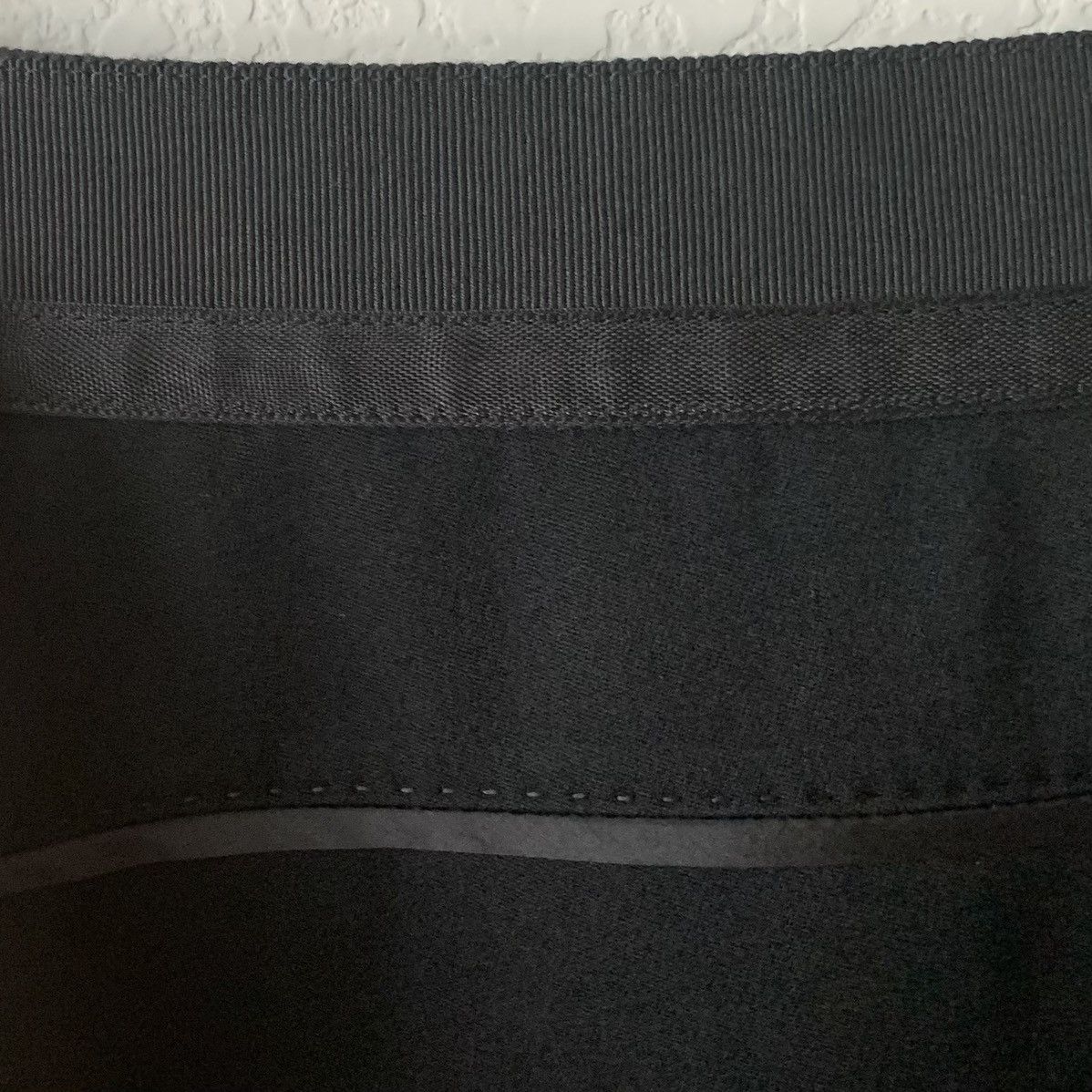 Louis Vuitton Louis Vuitton 100% wool skirt Size 24" / US 00 / IT 34 - 15 Thumbnail