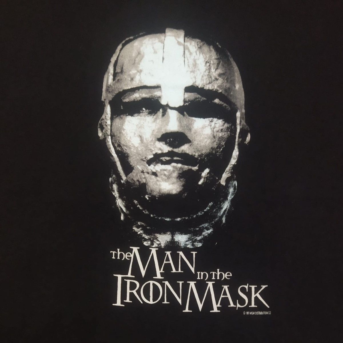 Expert Horror Vintage 90s The Man In The Iron Mask Leonardo Di Caprio Tee Size US L / EU 52-54 / 3 - 2 Thumbnail